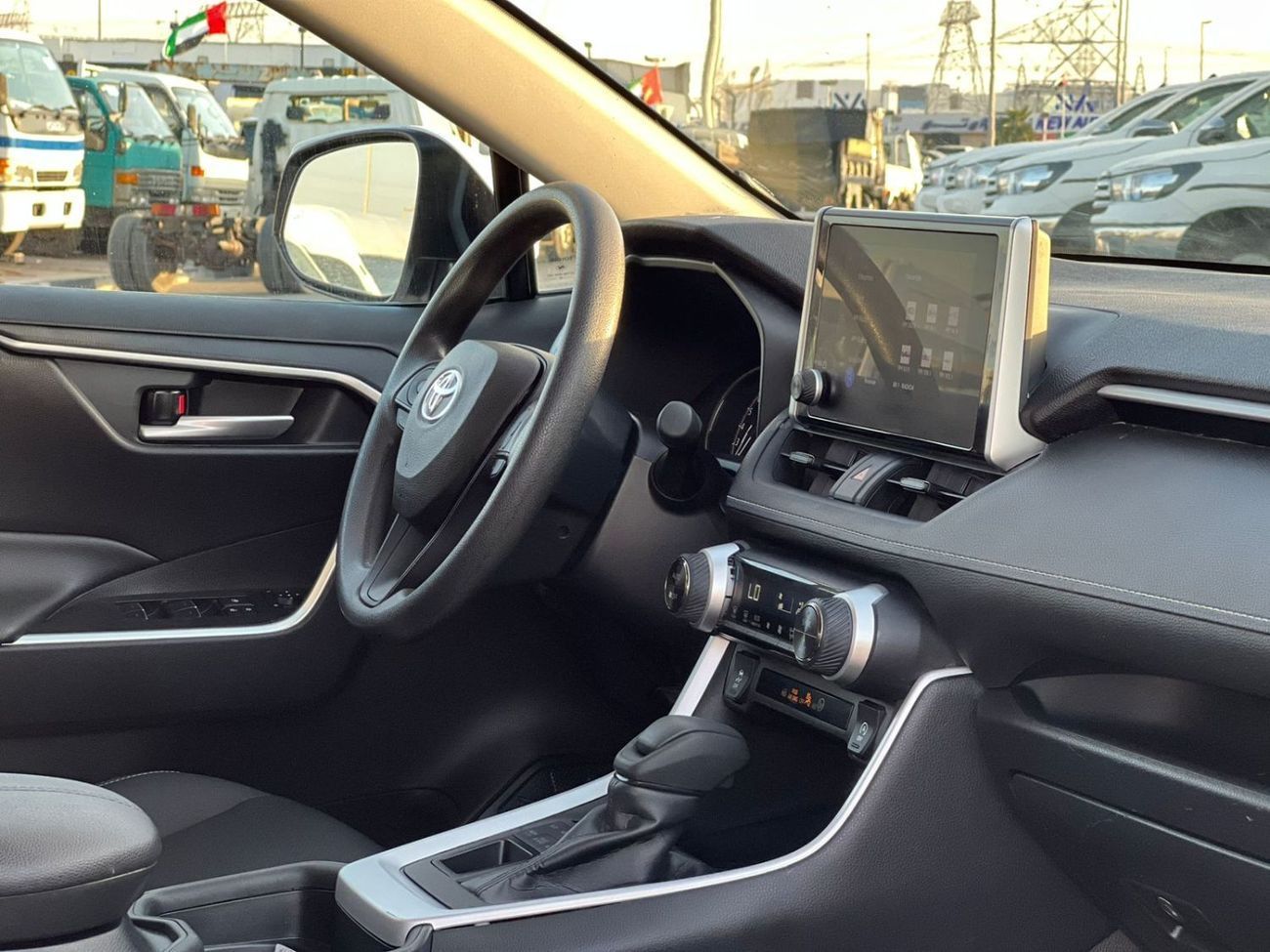 Toyota RAV4 XLE 2025 Toyota Rav4 Full Option 2.5L V4 - Rear Camera - Leather Seat - AWD 4x4 - Push Start