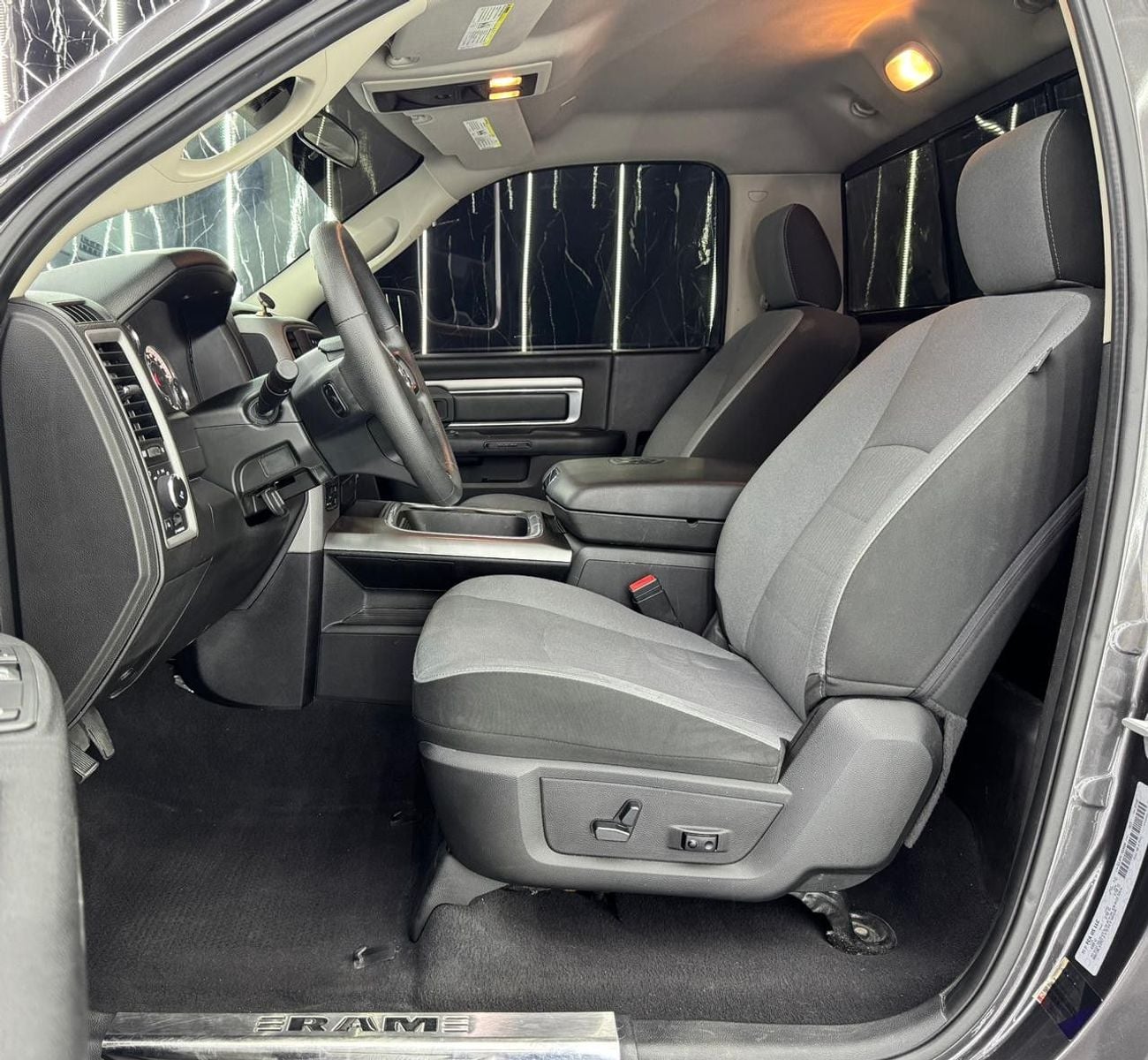 Dodge RAM 1500 Regular Cab  |  5.7 L HEMI V8 VVT | 8 Speed | GCC |
