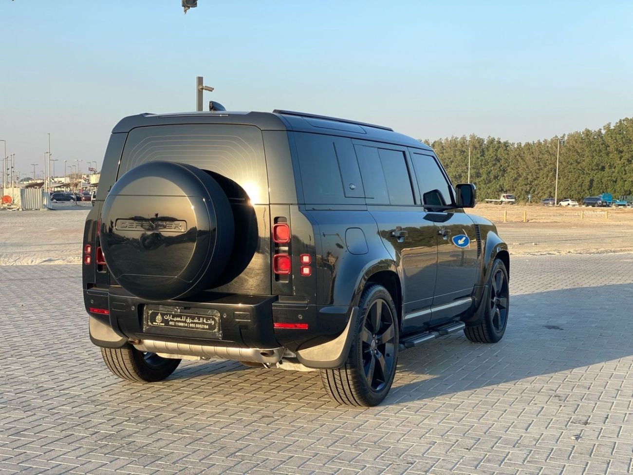 Land Rover Defender P400 110 X-Dynamic HSE 3.0L (5 Seater)