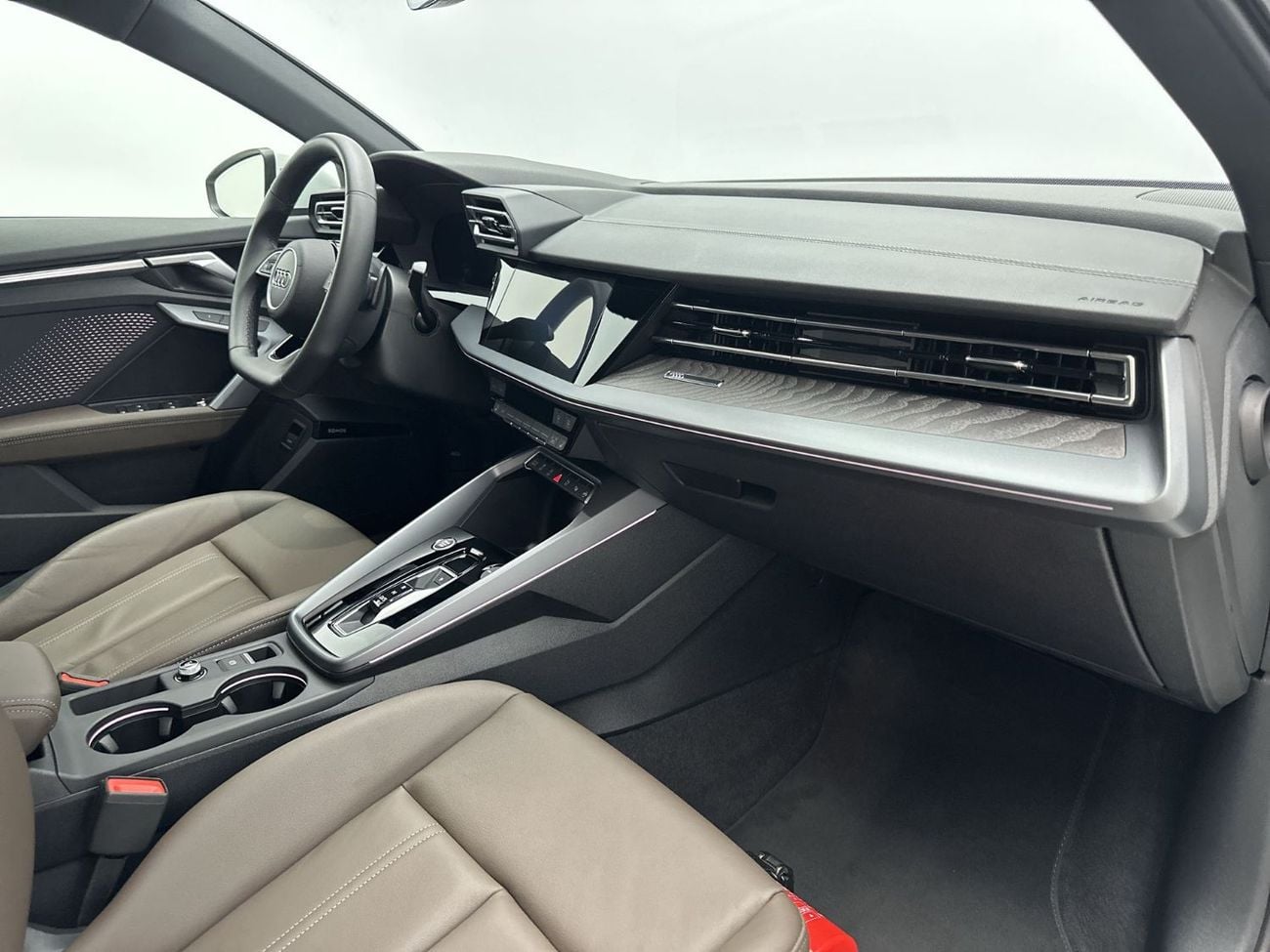 أودي A3 35 TFSI S Line 1.4L A3 Sedan S line 35 TFSI 150hp (Ref# 43849)