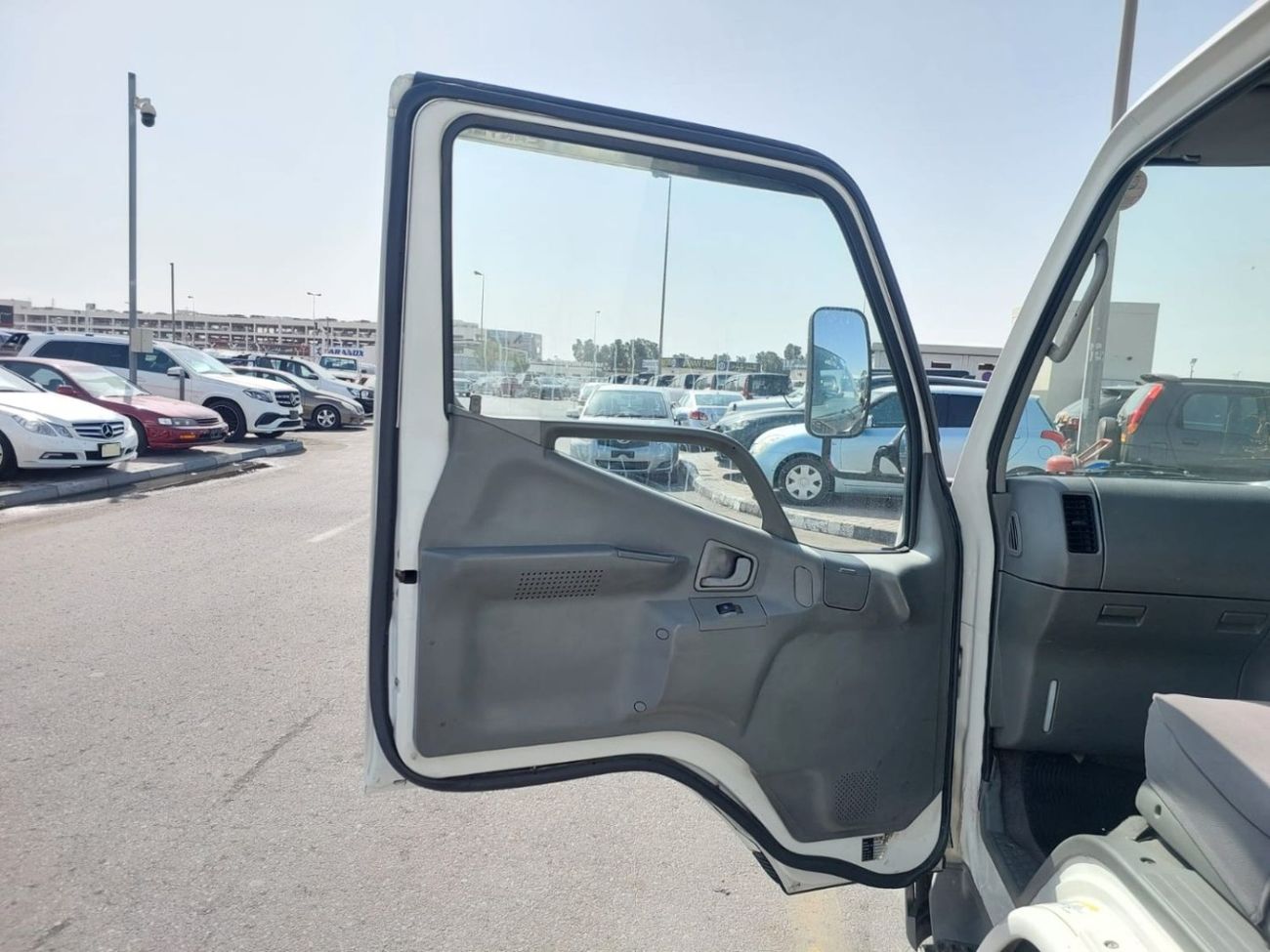 Mitsubishi Fuso Canter MITSUBISHI CANTER FREEZER TRUCK RHD 1997 MODEL 4.5 L DIESEL MANUAL(PM30771)