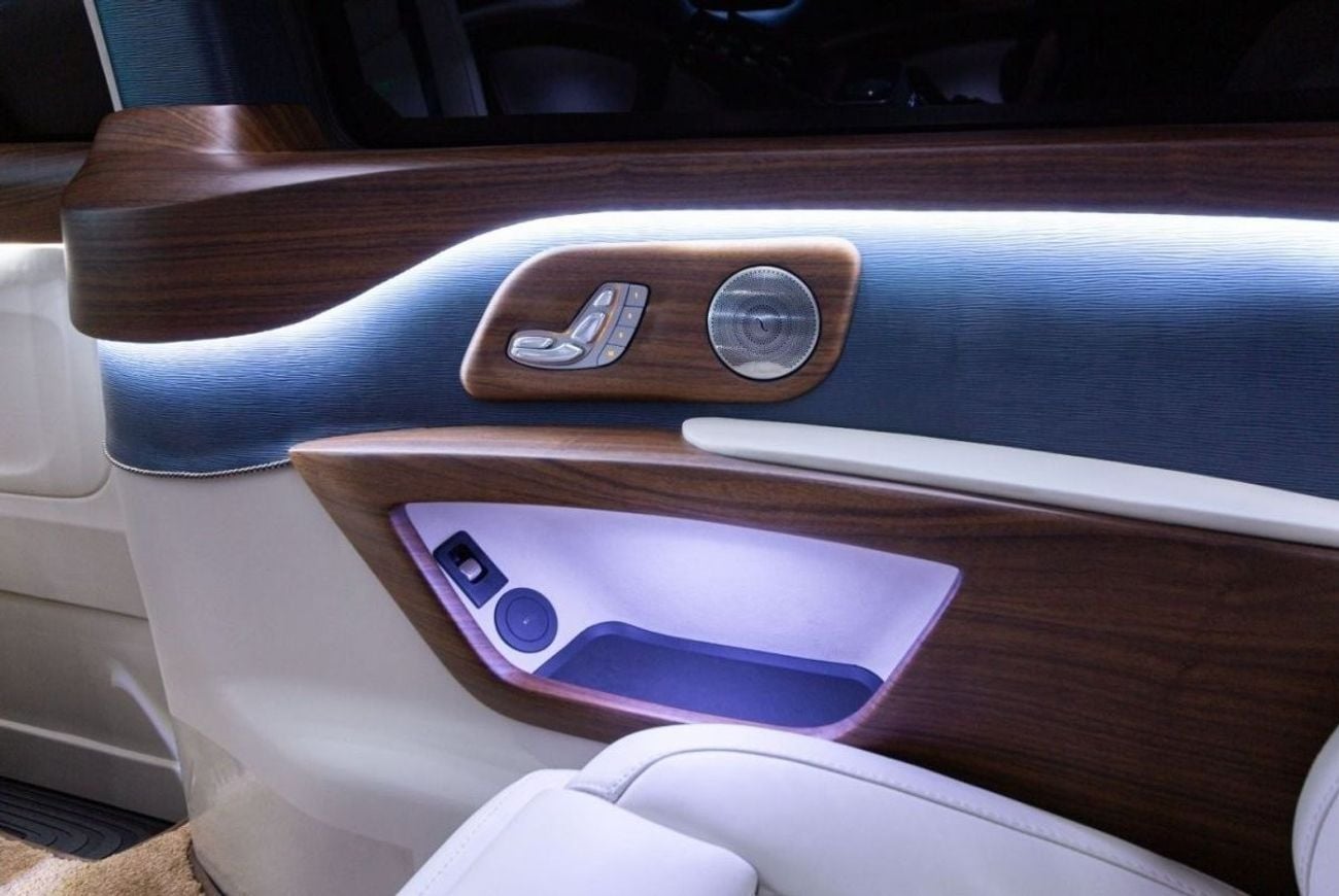Mercedes Benz V300 AVANTGARDE ERTEX LUXURY CAR DESIGN CO. BLUE PRADA SAILOR EDITION