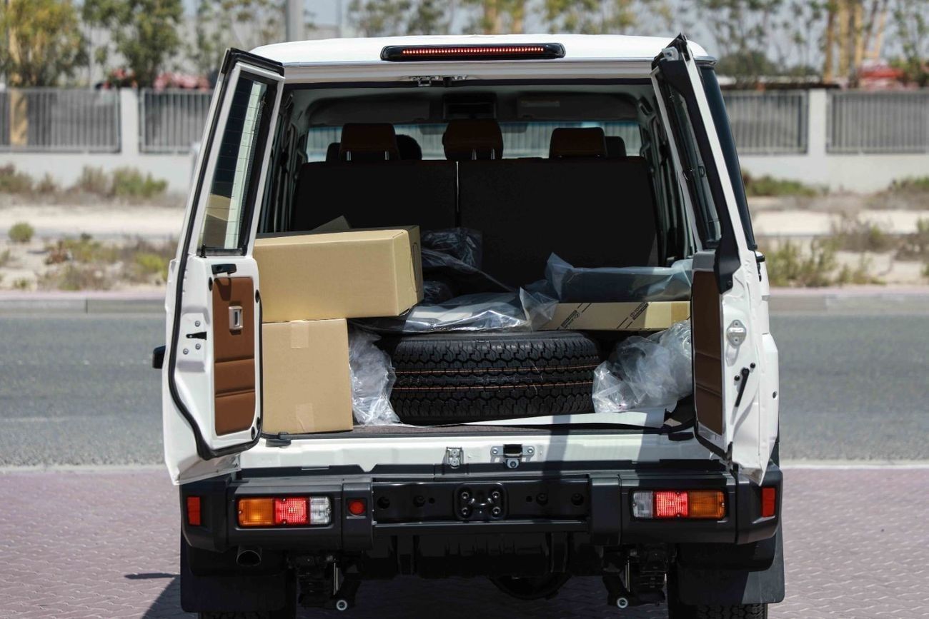 Toyota Land Cruiser 70 2025 TOYOTA LC76 HARDTOP 4.0 - WHITE inside SADLLE TAN | Export Only