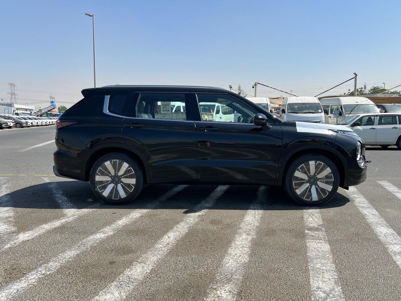 ميتسوبيشي آوتلاندر Mitsubishi Outlander P Line 2.5L 2026 Petrol (Export Only)