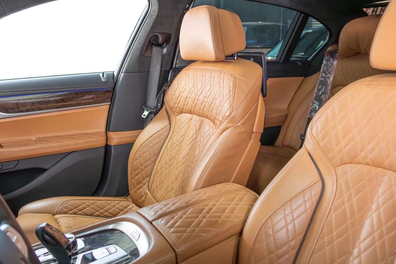 بي أم دبليو 750Li M Sport 4.4L (443 HP)