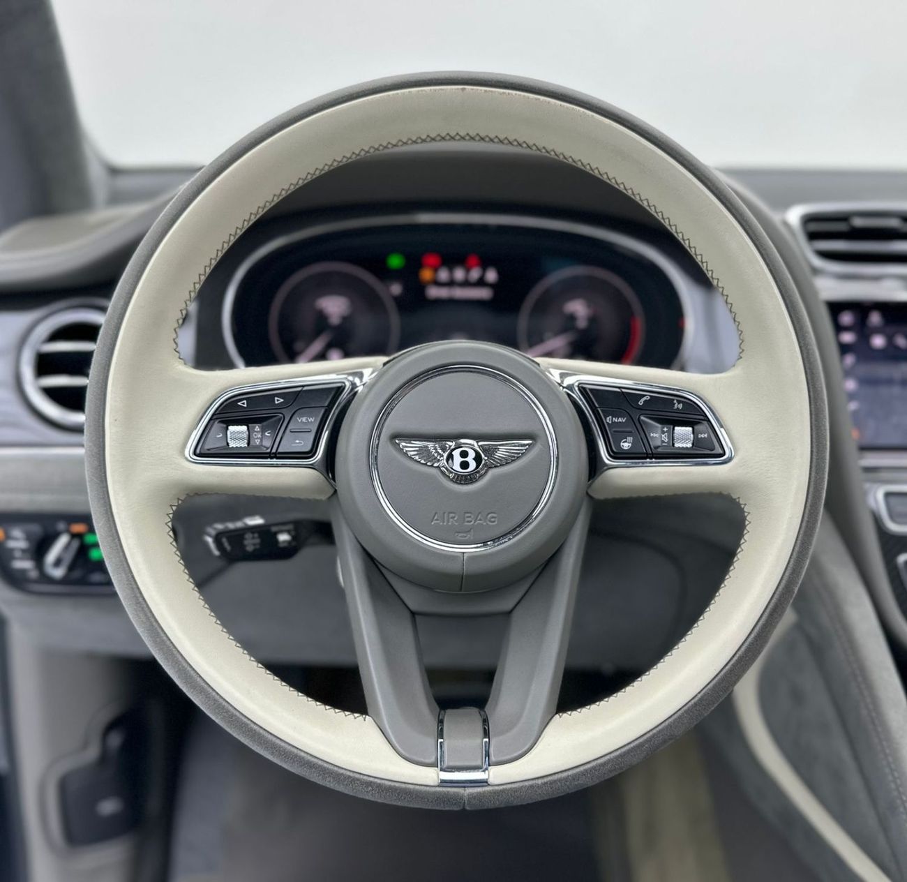 Bentley Bentayga 2022 Bentley Bentayga W12 Speed, 2 Year Warranty Unlimited KM, Full Service History, GCC