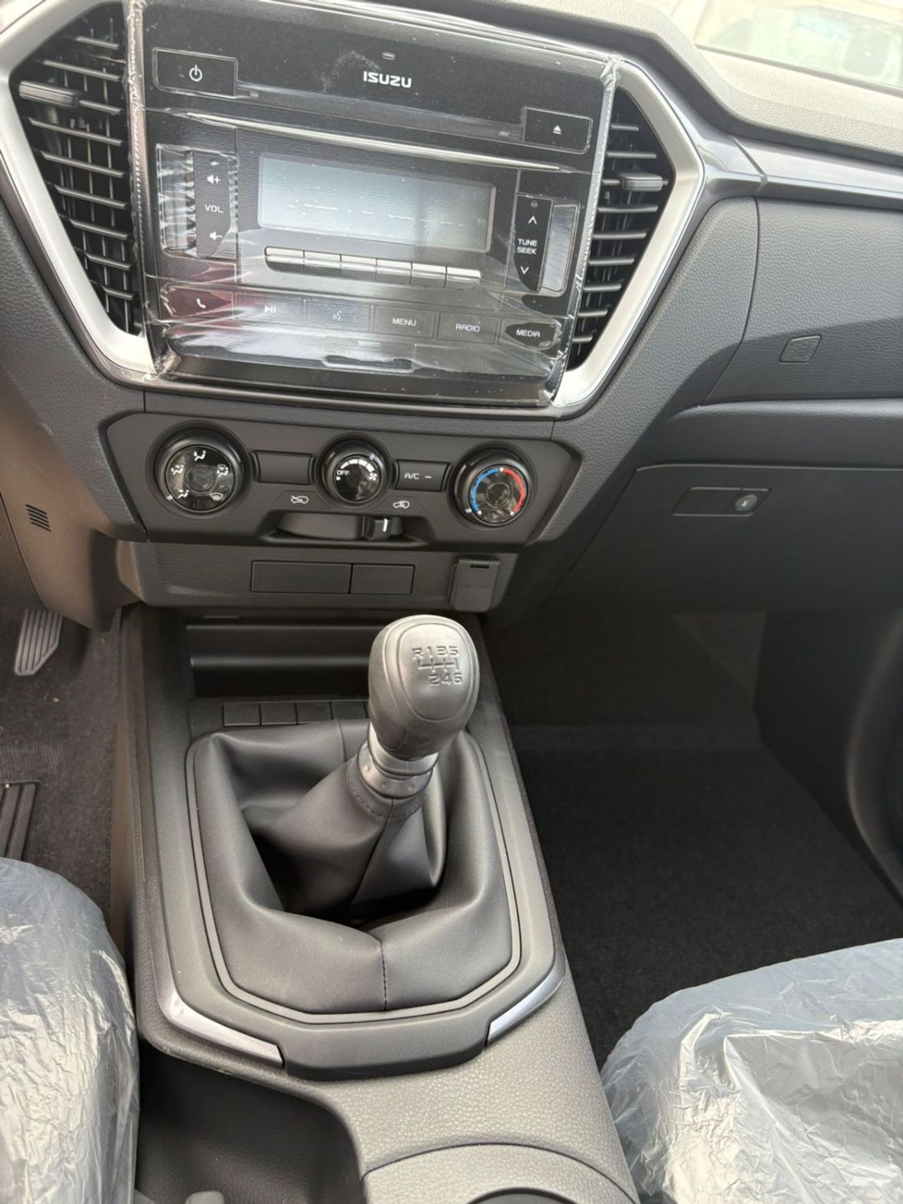 Isuzu D-MAX ISUZU D MAX PICK UP , 1.9L SINGLE CAB , DIESEL ENGINE , MODEL 2026