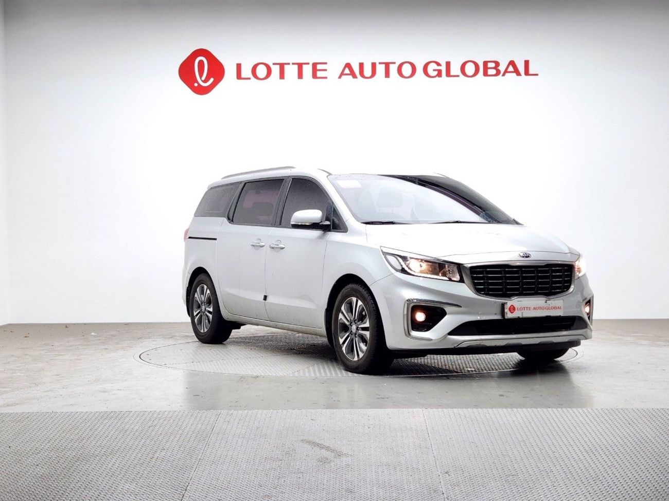 كيا كارنيفال THE NEW CARNIVAL (D) 2.2 Luxuary 9 seats