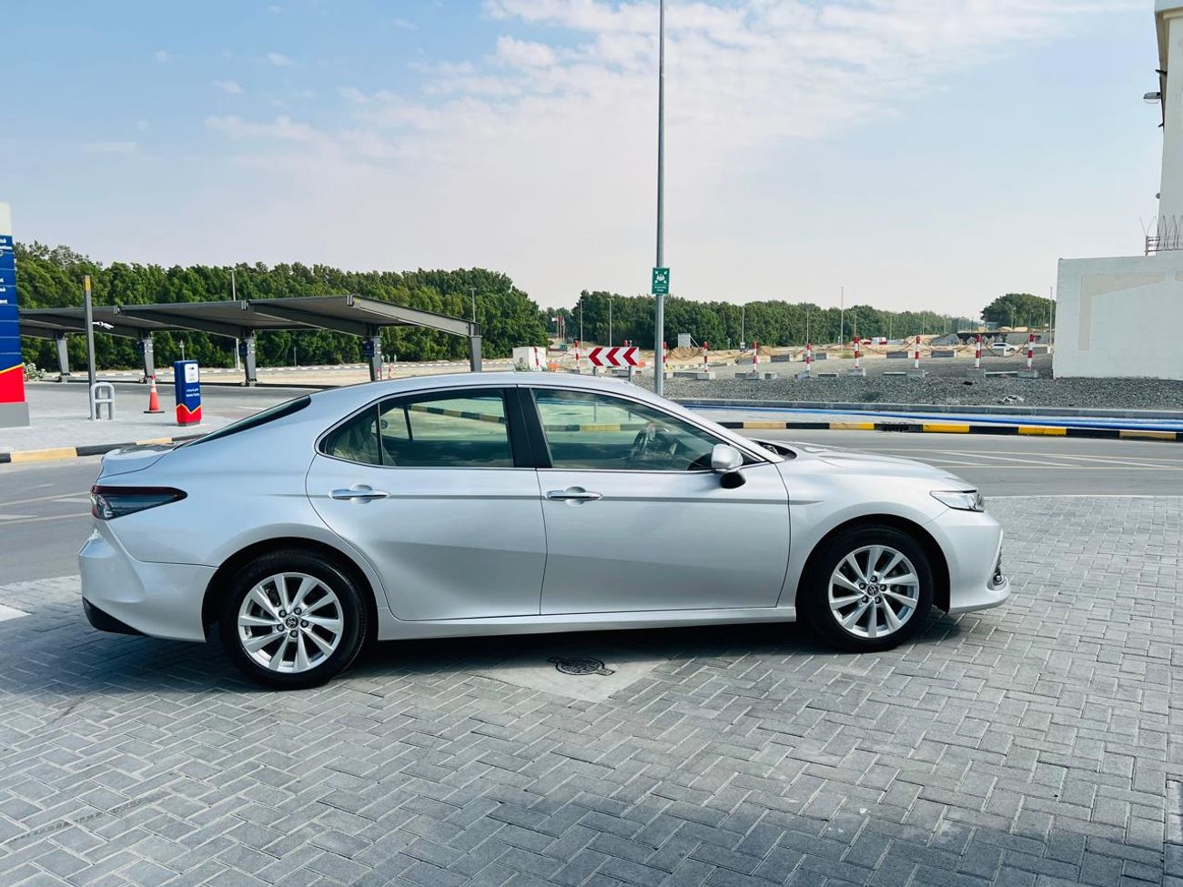 Toyota Camry SE 2.5L (181 HP)