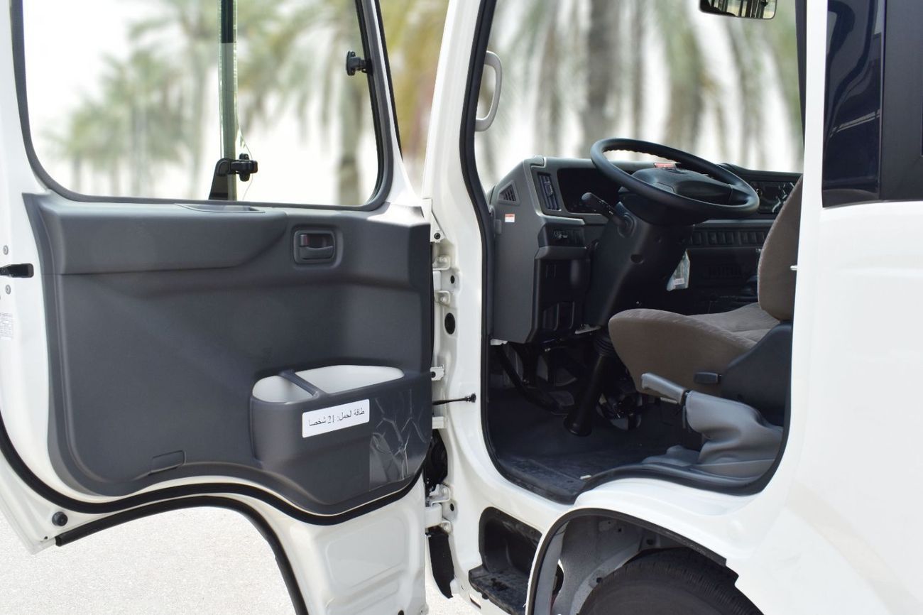 تويوتا كوستر toyota coaster 4.0l 2025   23 seater