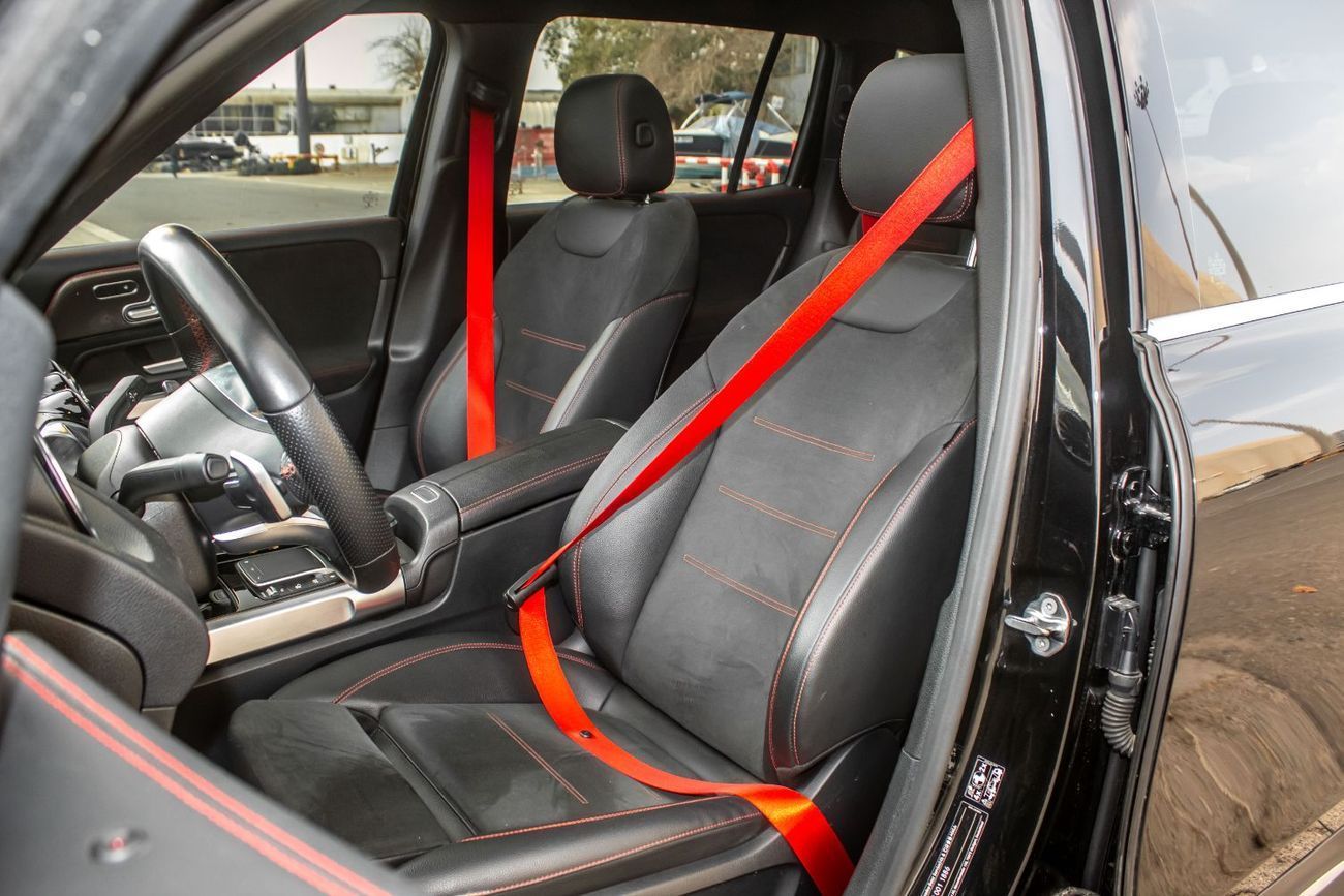 مرسيدس بنز GLB 35 AMG 4MATIC 2.0L