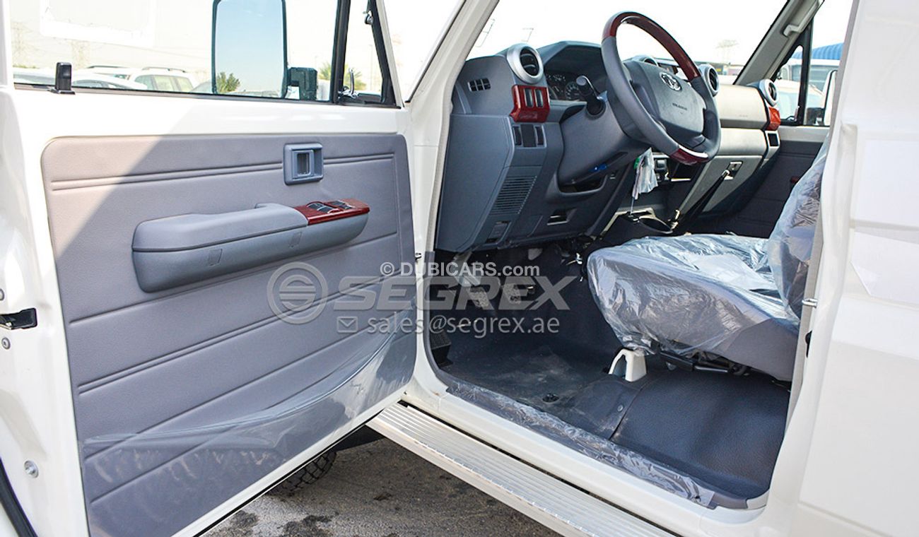 Toyota Land Cruiser 2020 MODEL 78 HARDTOP WITH WINCH. PETROL/ ESSENCE' LE VEHICULE TOUT TERRAIN