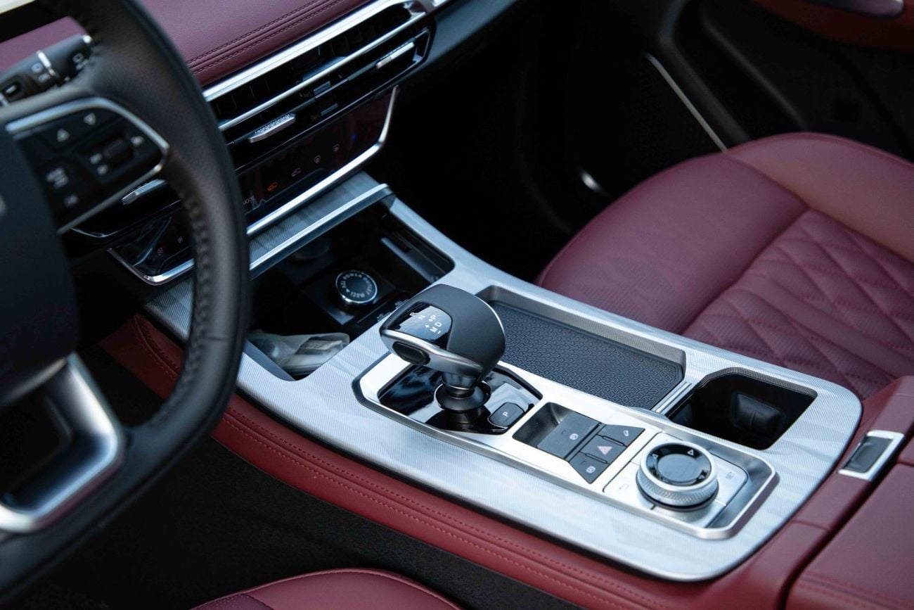 جيتور X70 2023 جيتور X70 بلس يونجزي SUV 1.5 - أزرق من الداخل أحمر