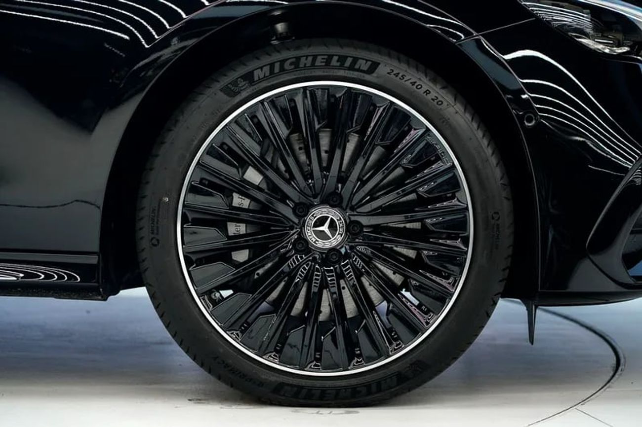 Mercedes-Benz E300 E 300 | GCC 0km | Agency Warranty | AMG Package