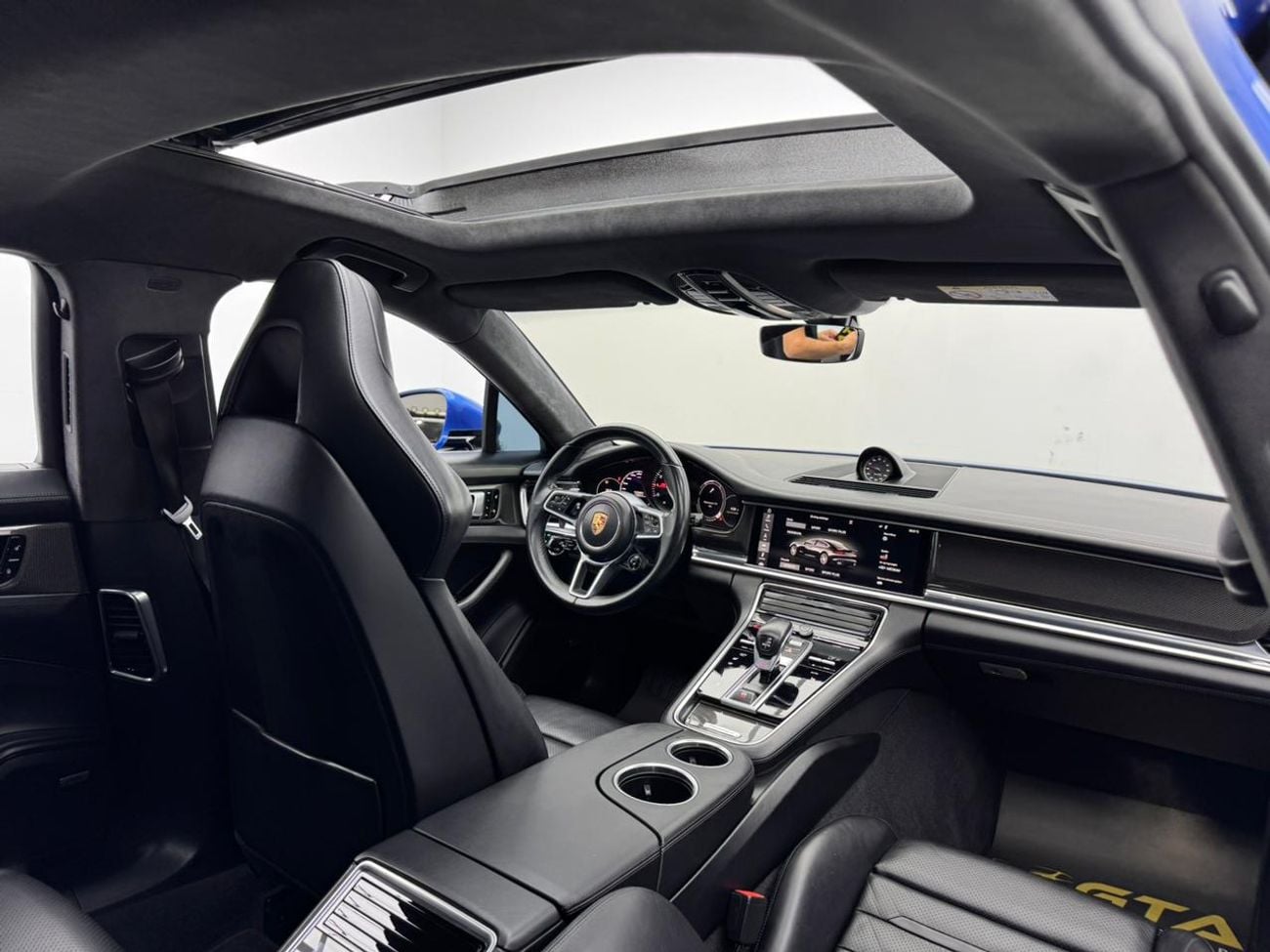 Porsche Panamera Turbo 4.0L RWD 2017 Porsche Panamera Turbo, Porsche Full Service History, Excellent Condition, GCC