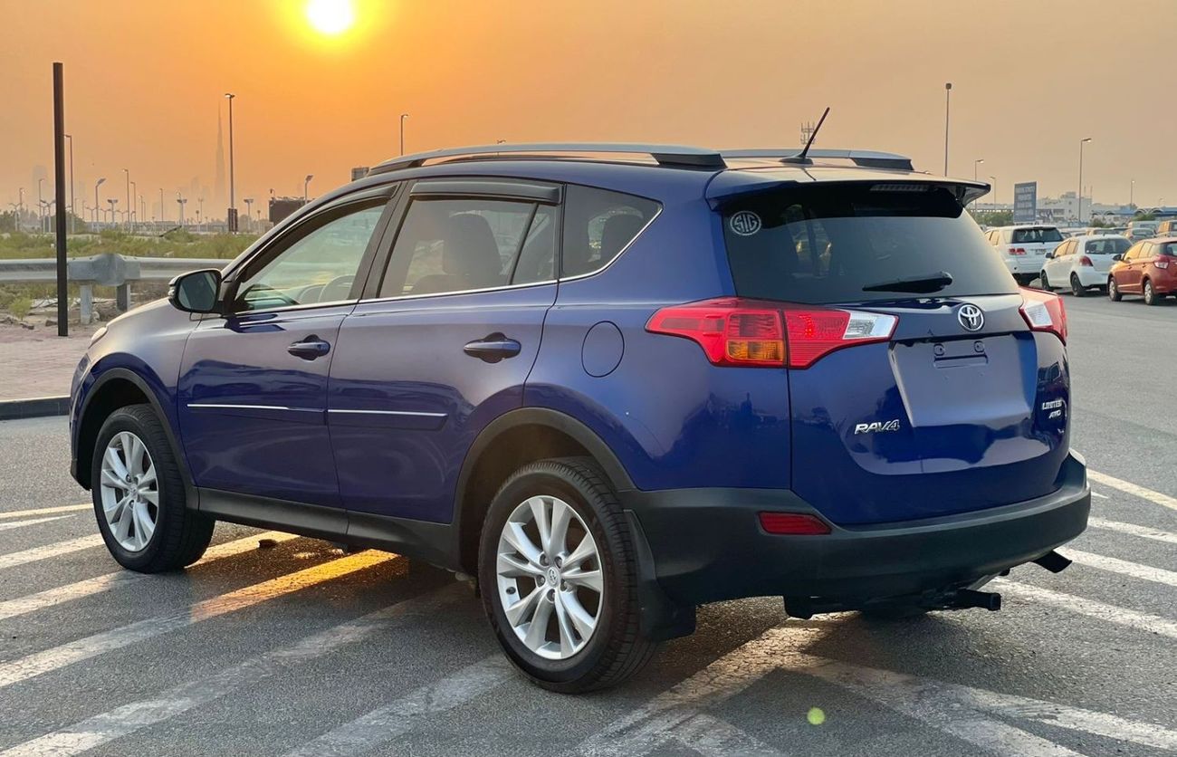 Toyota RAV4 2015 Toyota Rav4 Limited Edition 2.5L V4 - AWD 4x4 - Full Option BSM Radar & Trunk Auto - 139,000 Mi