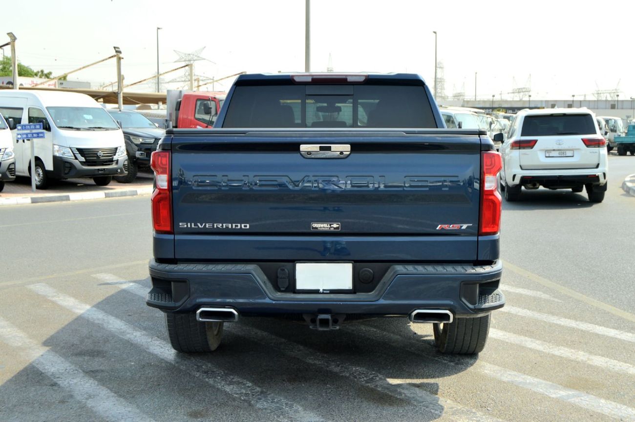 شيفروليه سيلفارادو *Chevrolet Silverado* Left Hand Drive Year: *2020* -Push Button Start,  -Leather Seats, -Power Seats