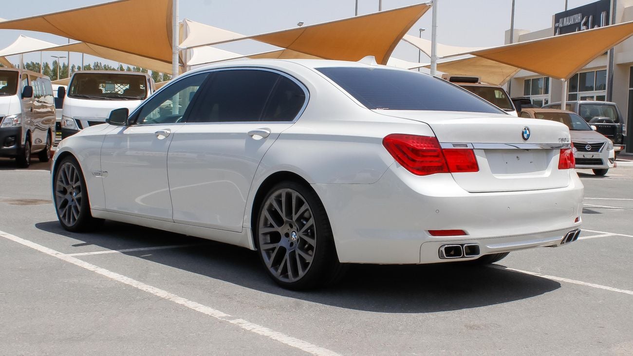 بي أم دبليو 740Li Li With 760 body kit