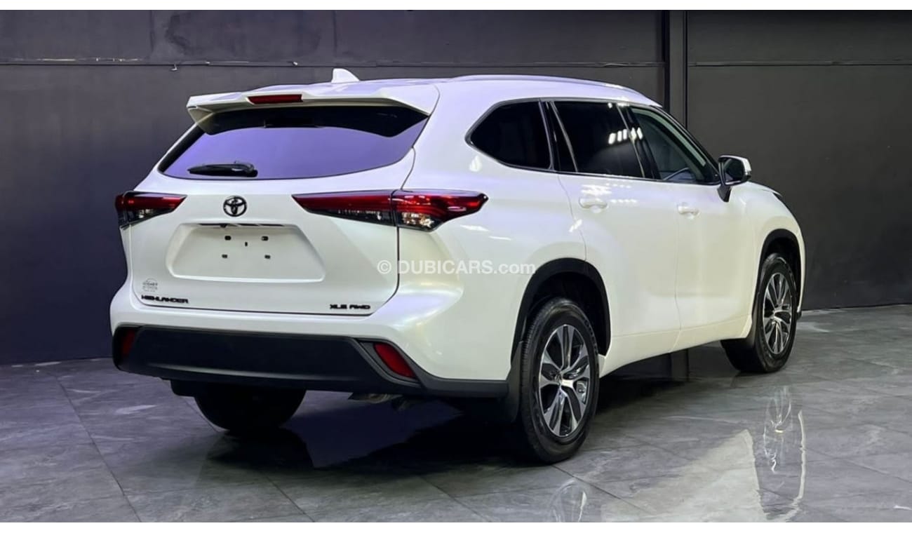 Toyota Highlander 2022 Toyota Highlander XLE AWD 4x4 Full Option Without Paint