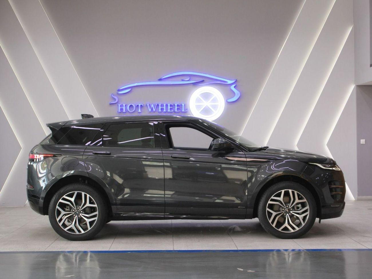 لاند روفر رانج روفر إيفوك - P250 HSE | With Warranty