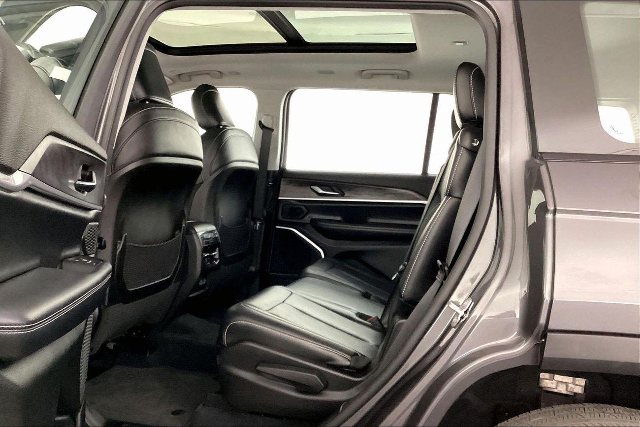 جيب شيروكي Limited | National Day Celebration | شامل الضمان | 0 ﺪﻔﻋﺓ ﺃﻮﻟﻯ