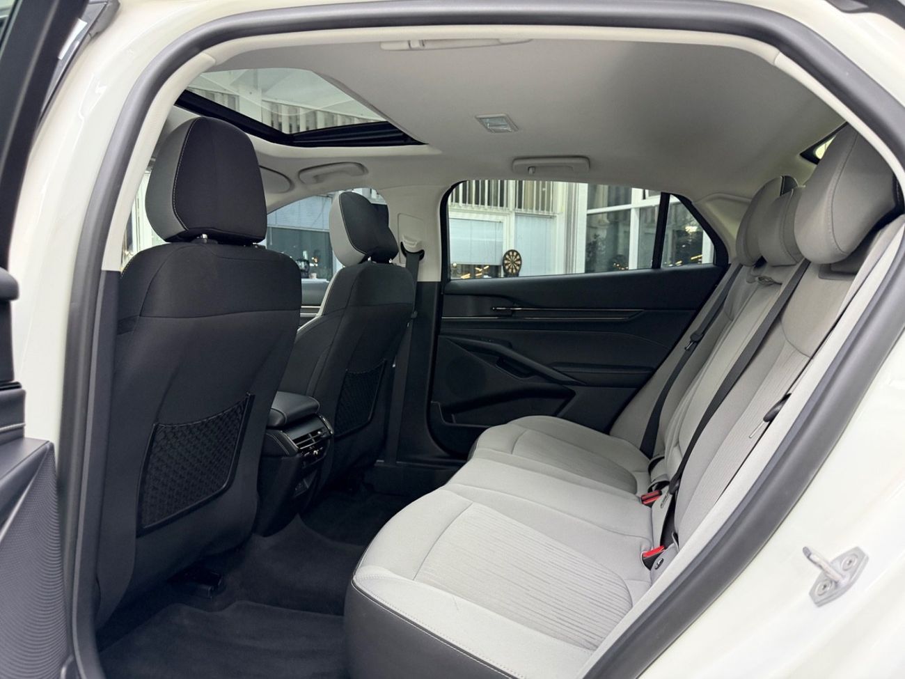 Ford Taurus GCC .. FSH .. Perfect condition .. Sunroof