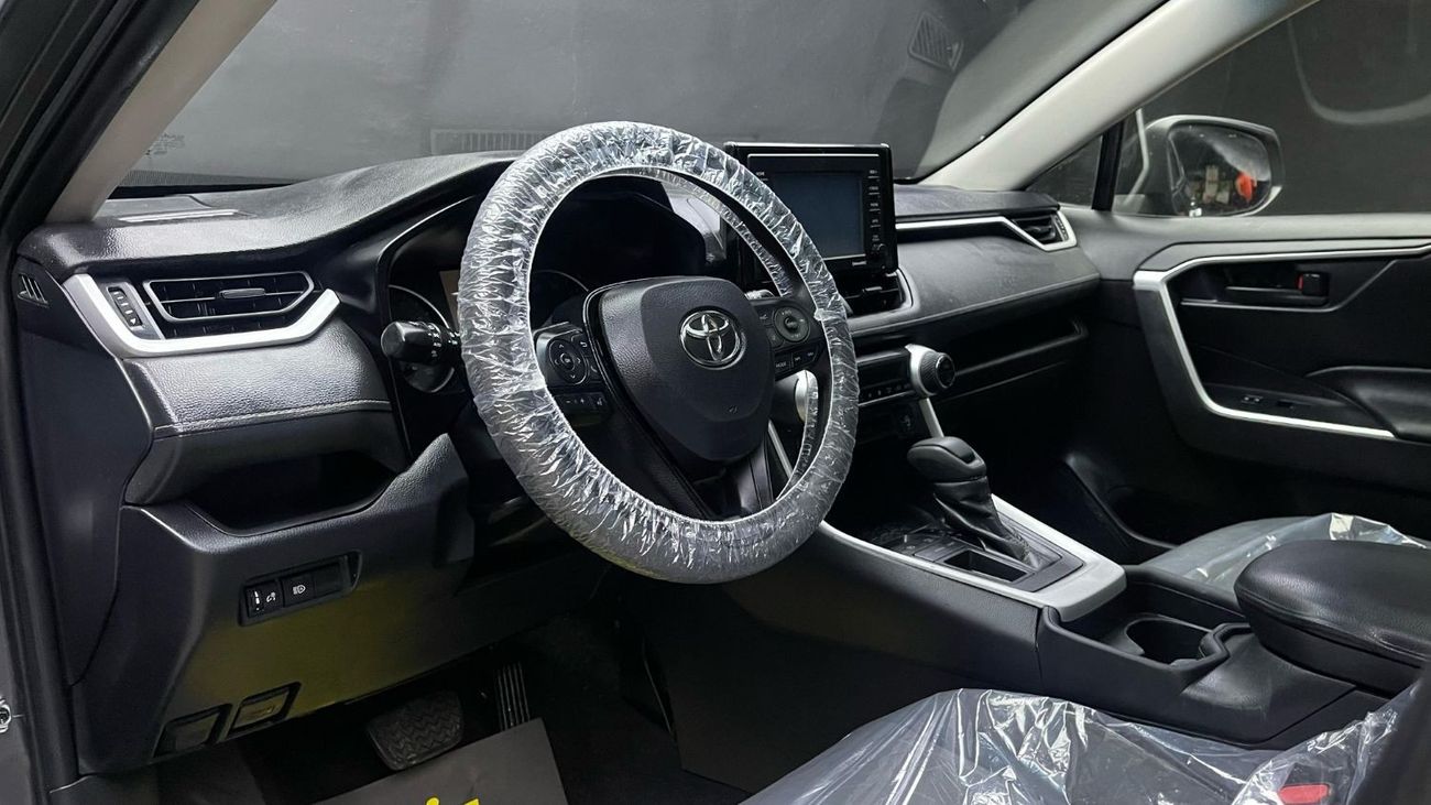 تويوتا راف ٤ XLE Full option