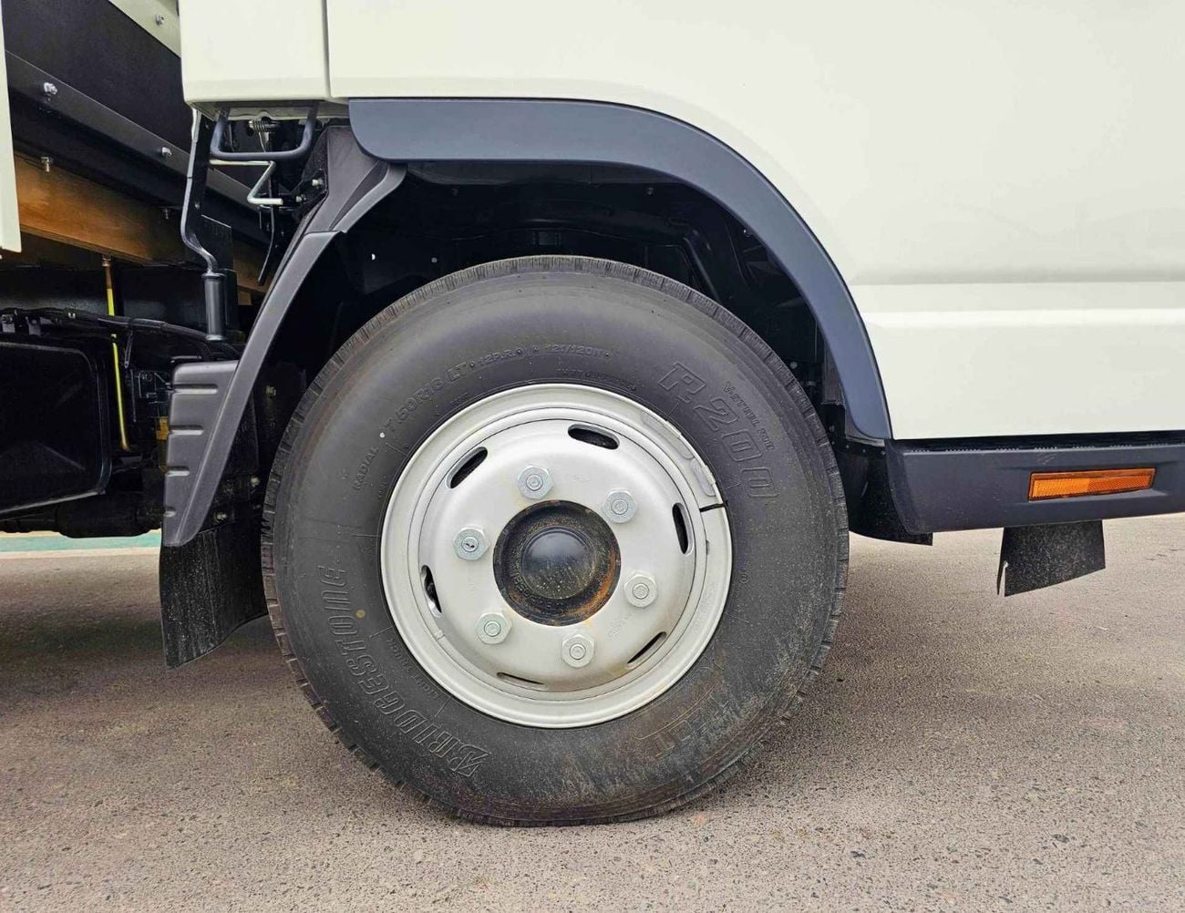 ميتسوبيشي فوسو كانتير CARGO Z87 WITH ABS / 170L 2 TANKS / 4.2T DIESEL V6 M/T (CODE # CMCAR)