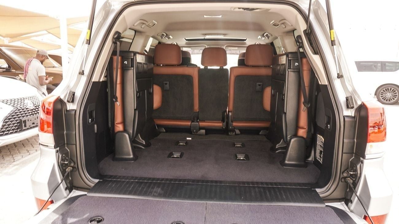 تويوتا لاند كروزر VXR 5.7L V8