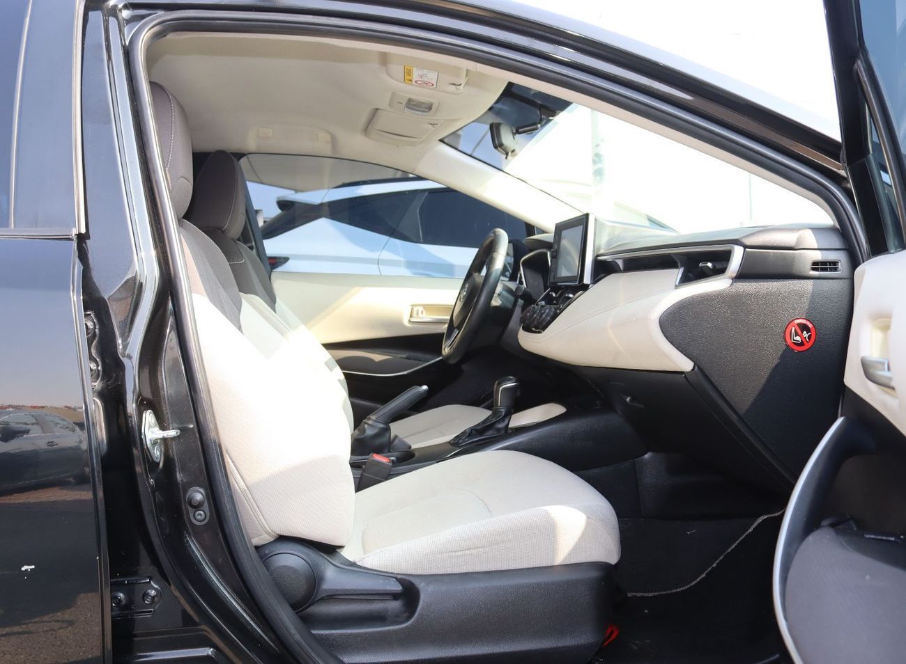 تويوتا كورولا تويتا كرولا - 2022- خليجى - بدون حواداث - فل أوبشن  رقم واحد - بمحرك 1.6- بحاله ممتازه