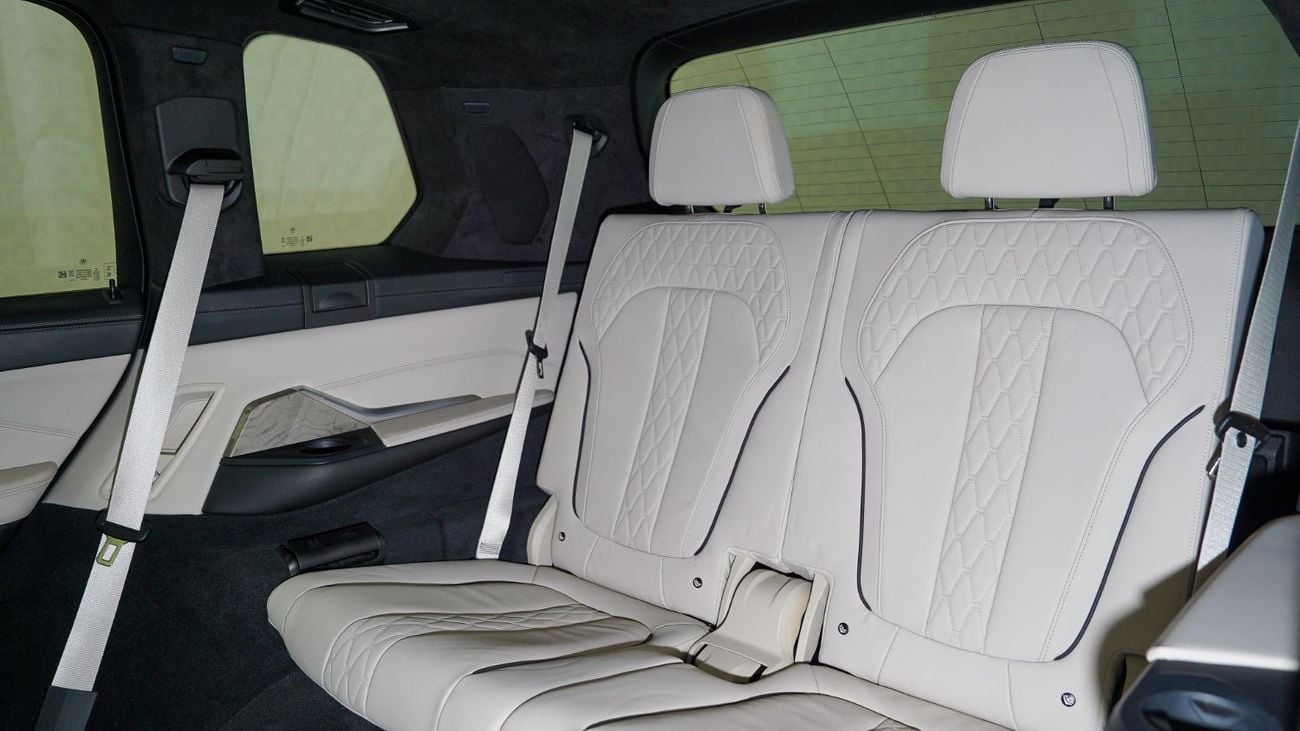 BMW X7 XDrive40i 3.0L | AED 2,949 PM | Up to 3 Years Warranty Unlimited | GCC