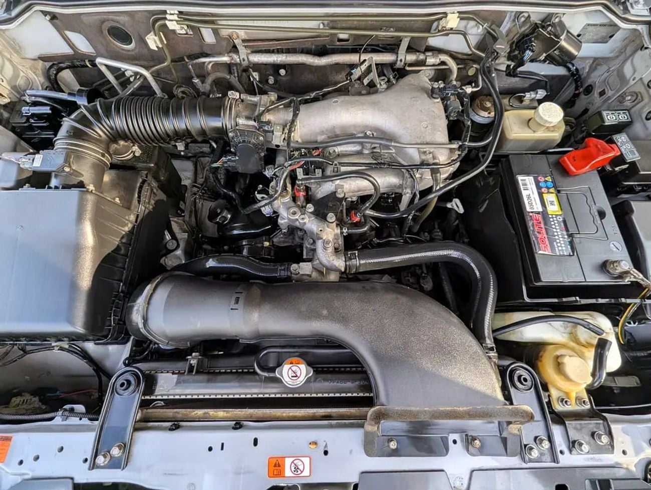 ميتسوبيشي باجيرو GLS TOP FULL OPTION GCC IN EXCELLENT CONDITION
