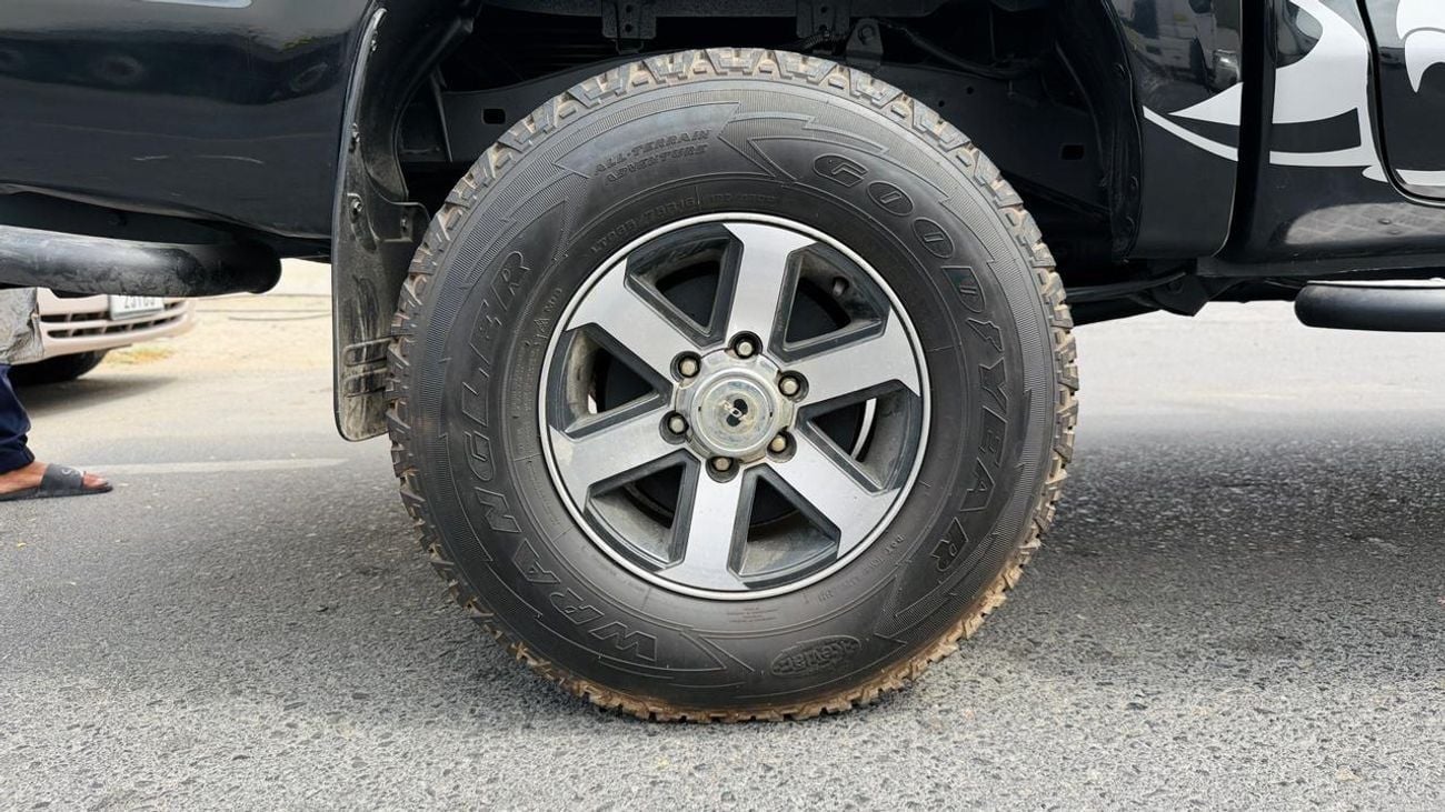 Toyota Hilux HEAVY BULL BAR INSTALLED | DOUBLE CABIN | MT | 4WD | 3.0 DIESEL ENGINE