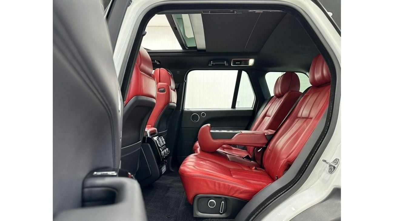 Land Rover Range Rover 2017 Range Rover Vogue SE Supercharged, Warranty, Service History, Fully Loaded, GCC