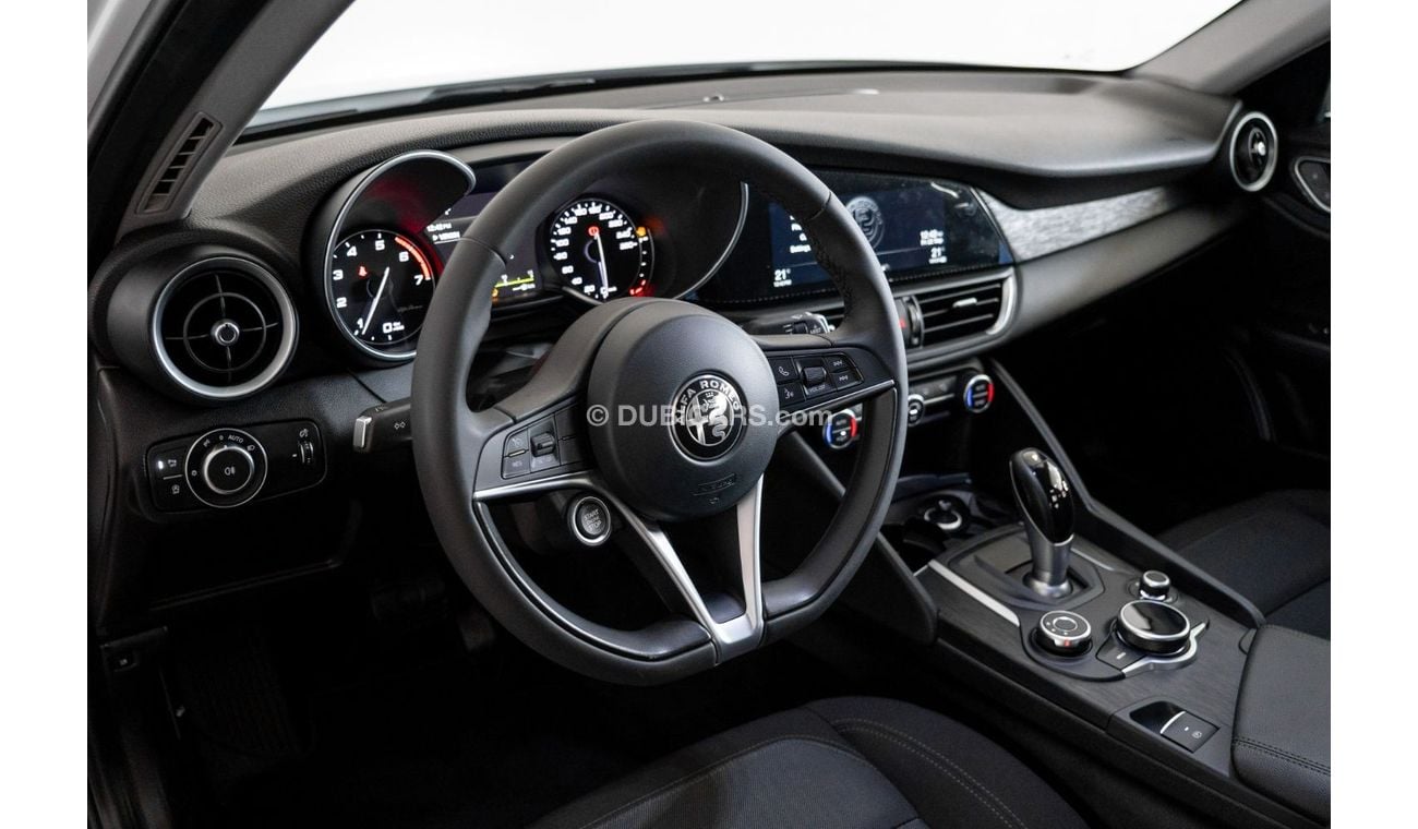 ألفا روميو جوليا 2019 Alfa Romeo Giulia Super / Full Alfa Romeo Service History