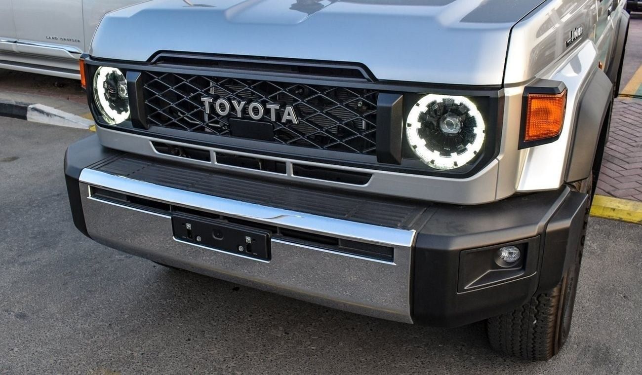 Toyota Land Cruiser 70 4.0L V6 A/T