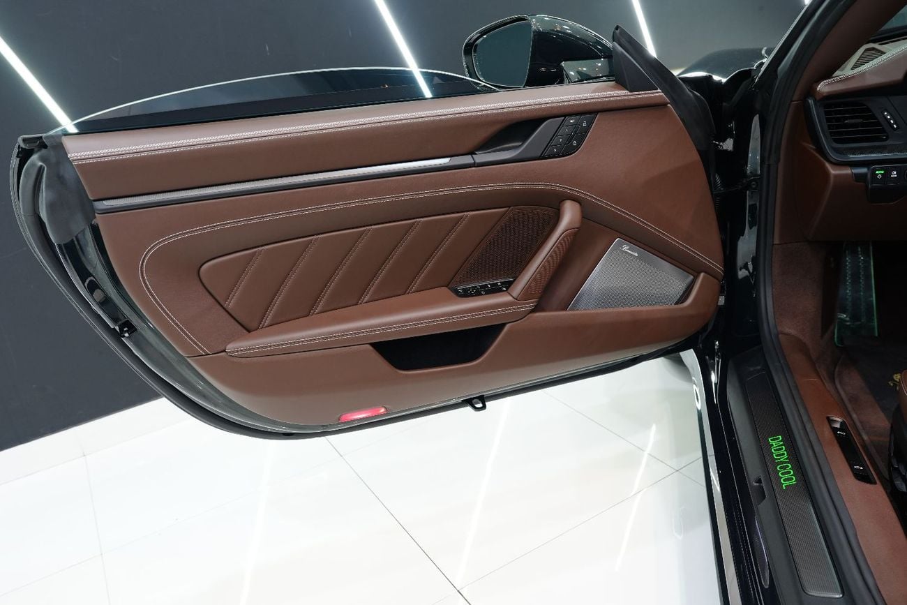 Porsche 911 CARRERA GTS Cabriolet, BRAND NEW, Lift System,Carbon Interior,360° Camera,Dealer Warr!