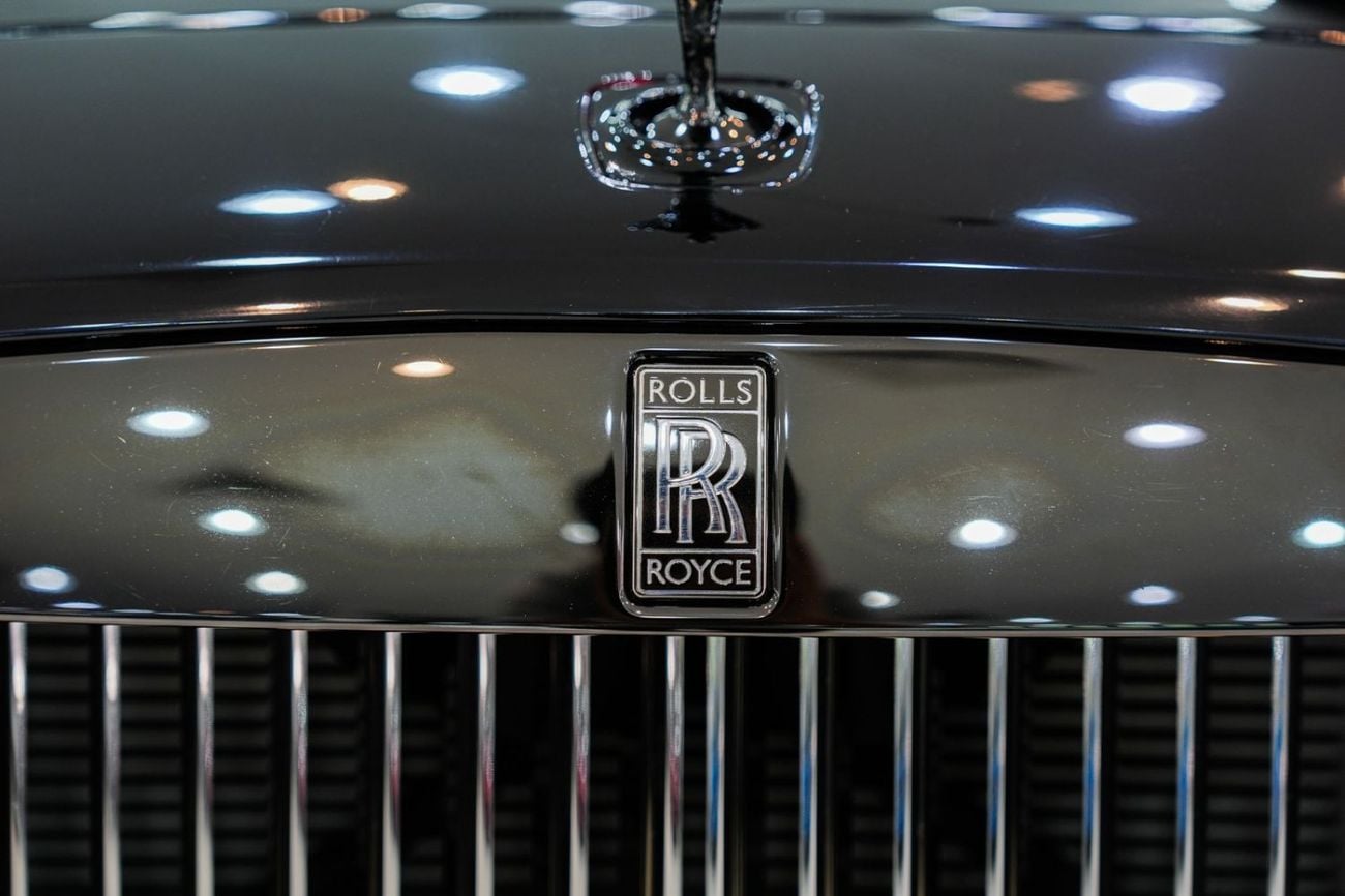 Rolls-Royce Wraith Black Badge, Two-Tone Exterior, Bespoke Audio, Starlight, GCC Specs!!