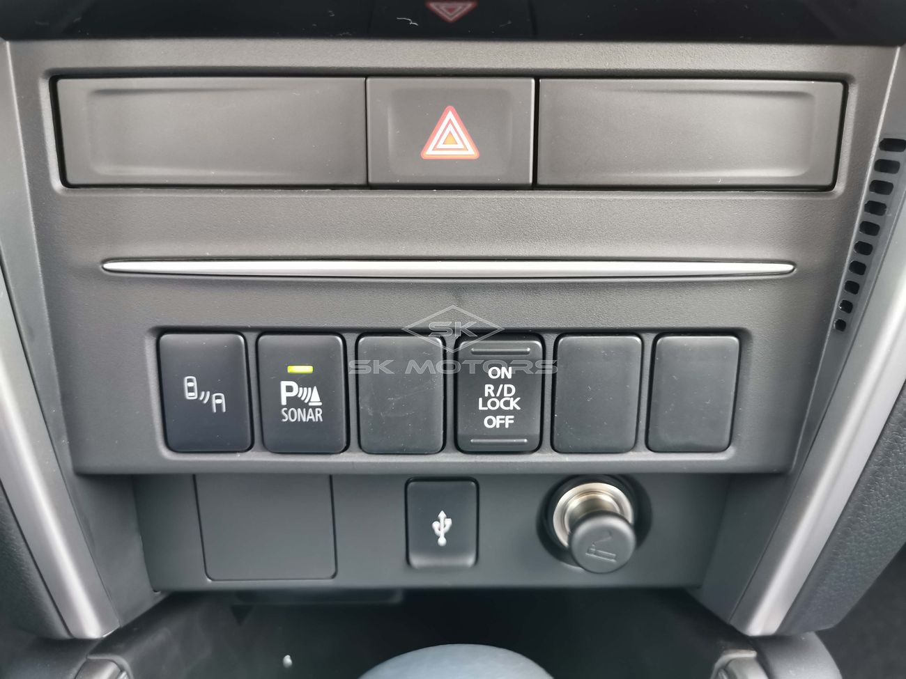 Mitsubishi L200 2.4L, Diesel, Automatic, Parking Sensors, Driver Power Seat, Leather Seats, Bluetooth (CODE # MSP03)