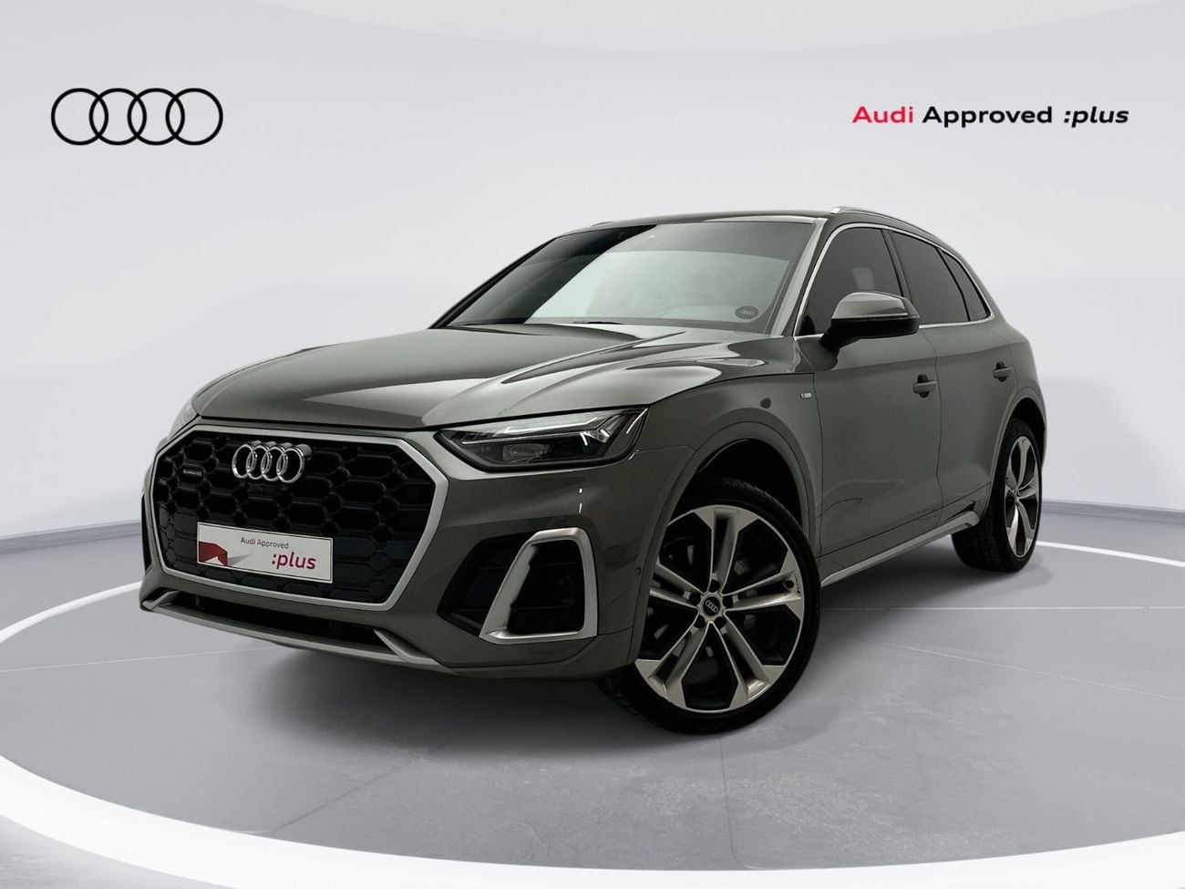 Audi Q5 45 TFSI Quattro Design 2.0L Q5 S line 45 TFSI quattro 249hp (Ref# 93948)