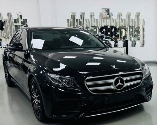 Mercedes-Benz E300 Premium GCC .. FSH .. Warranty .. Perfect Condition .. Panoramic