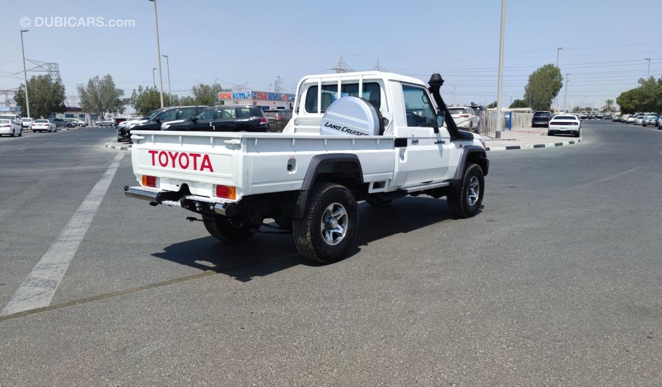 Toyota Land Cruiser Pick Up 1