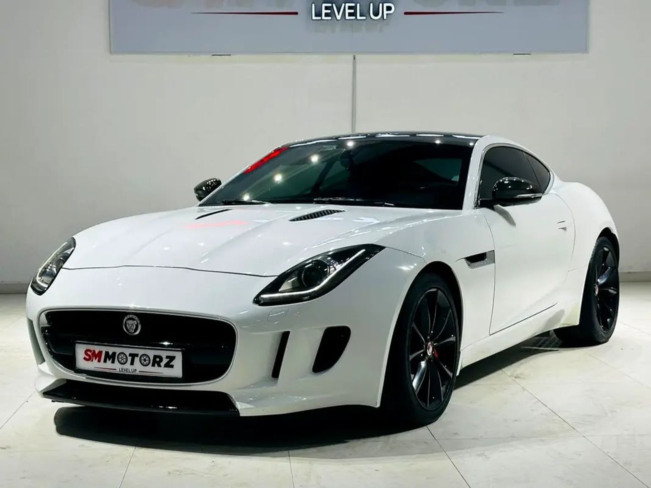 Jaguar F Type FTYPE V6 SUPERCHARGED GCC SPECS FULL SERVICE HISTORY FULL ORIGINAL PAINT