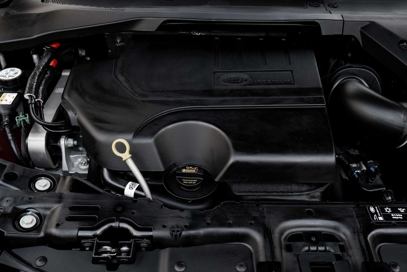 لاند روفر رانج روفر إيفوك Range Rover | 3,721 P.M | 0% Downpayment | EVOQUE SE P250 R DYNAMIC!