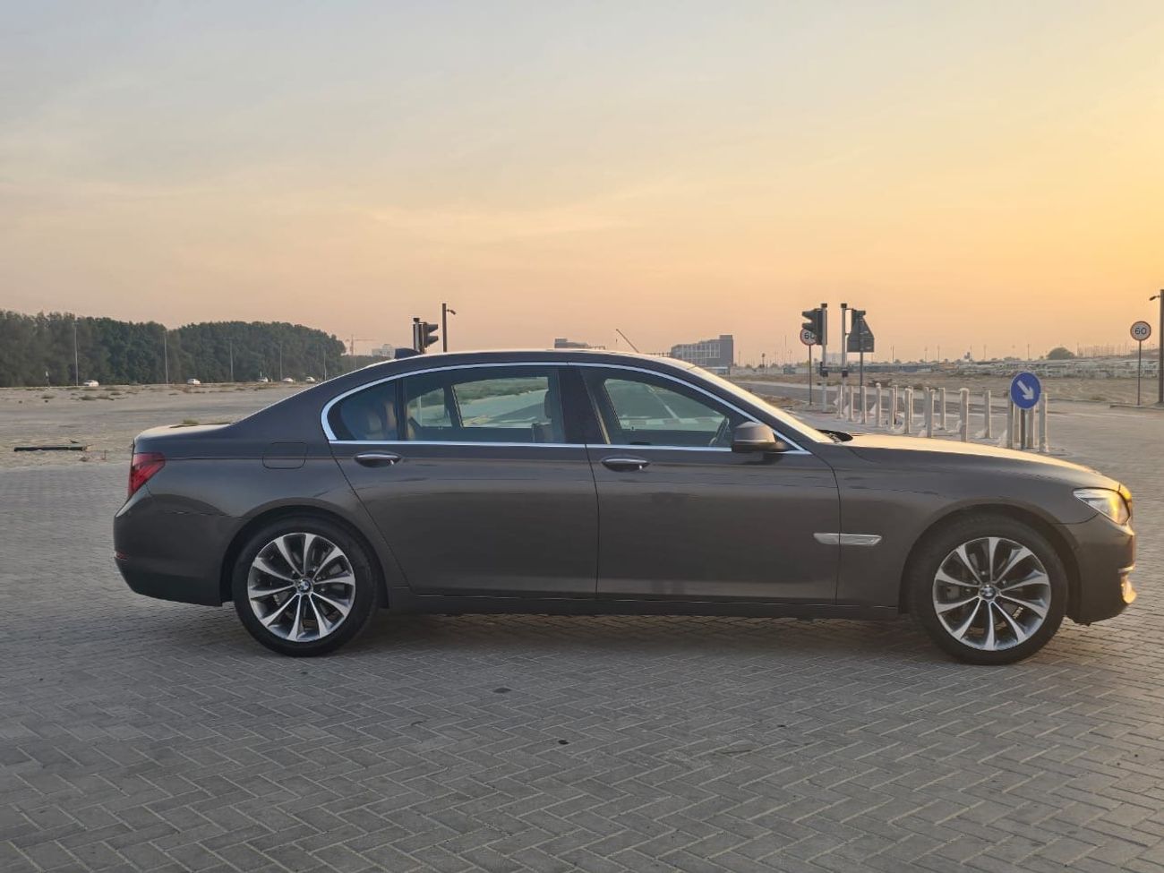 BMW 730Li MODEL 2015 GCC CAR PERFECT CONDITION INSIDE AND OUTSIDE FULL OPTION SUN ROOF LEATHER SEATS