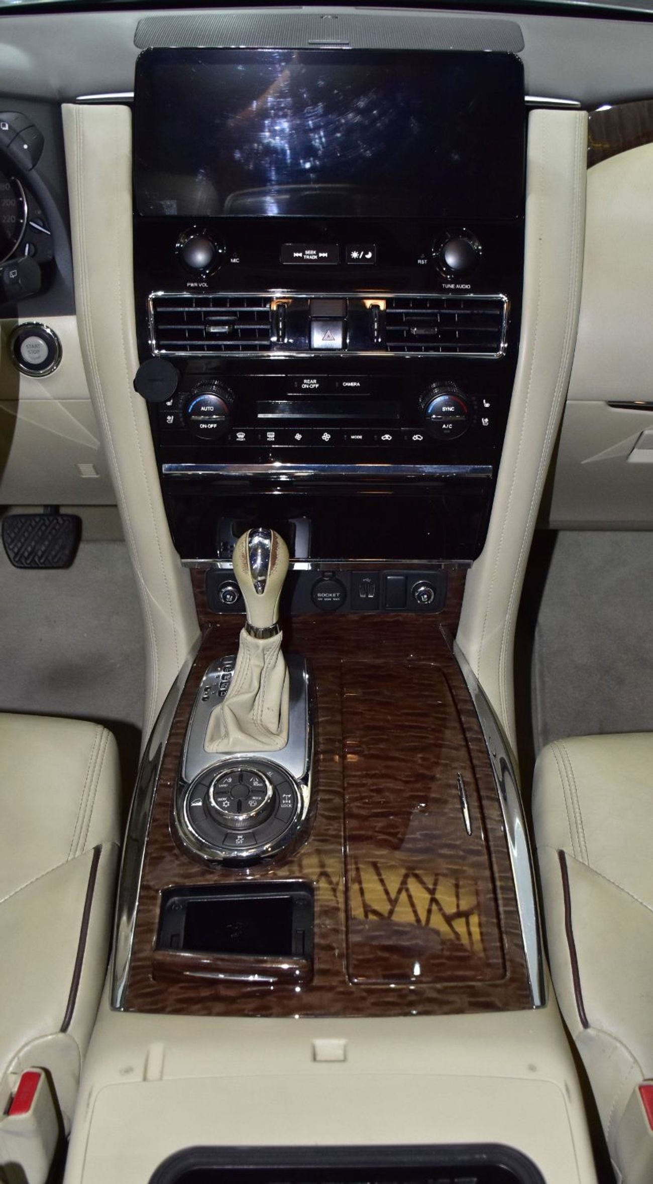 Nissan Patrol LE TITANIUM EXCELLENT DEAL for our Nissan Patrol Titanium V8 ( 2018 Model ) in Grey Color GCC Specs