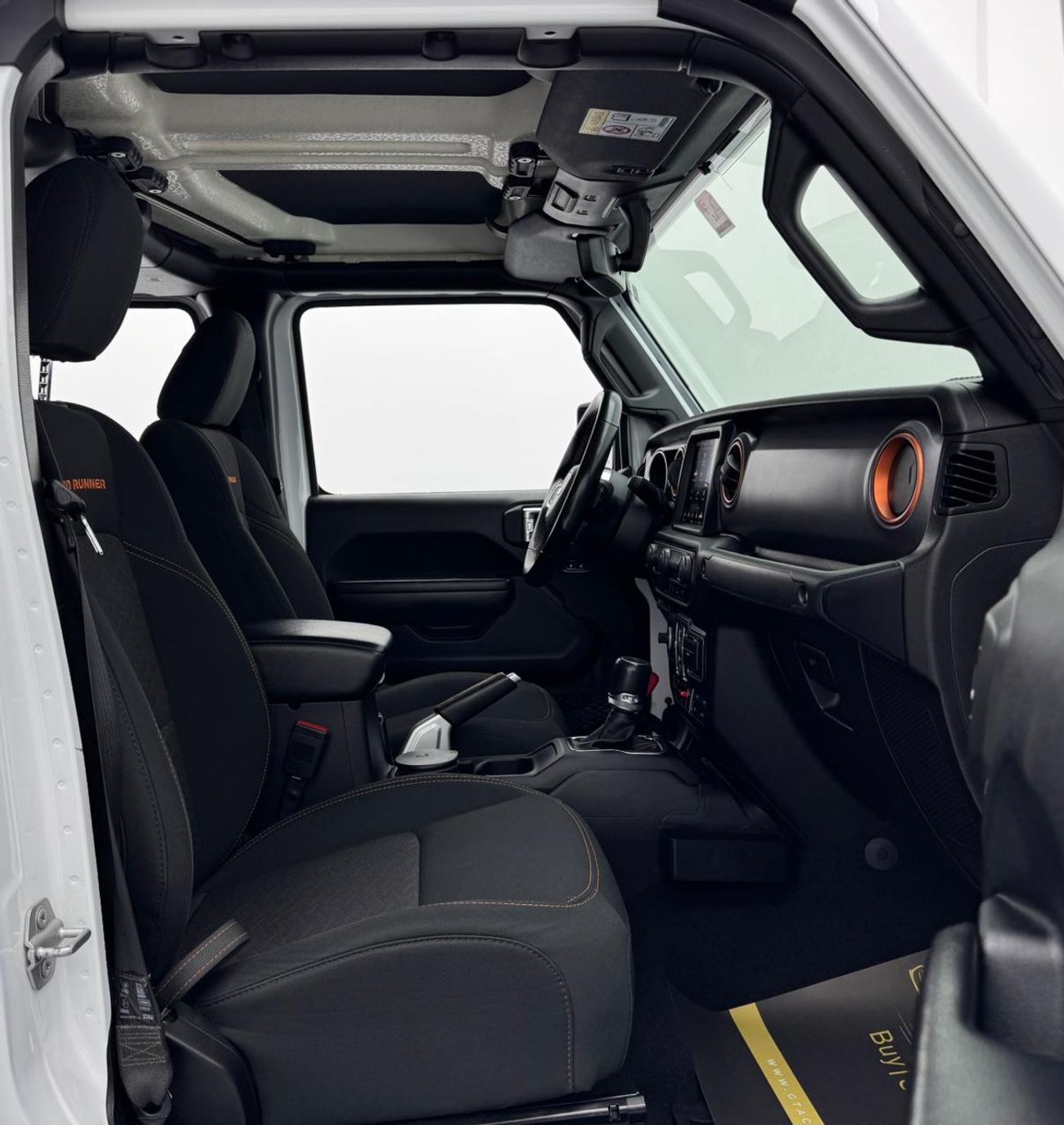 Jeep Gladiator Sand Runner 3.6L 2021 Jeep Gladiator Sand Runner, 2026 Jeep Warranty, Jeep Service History, GCC