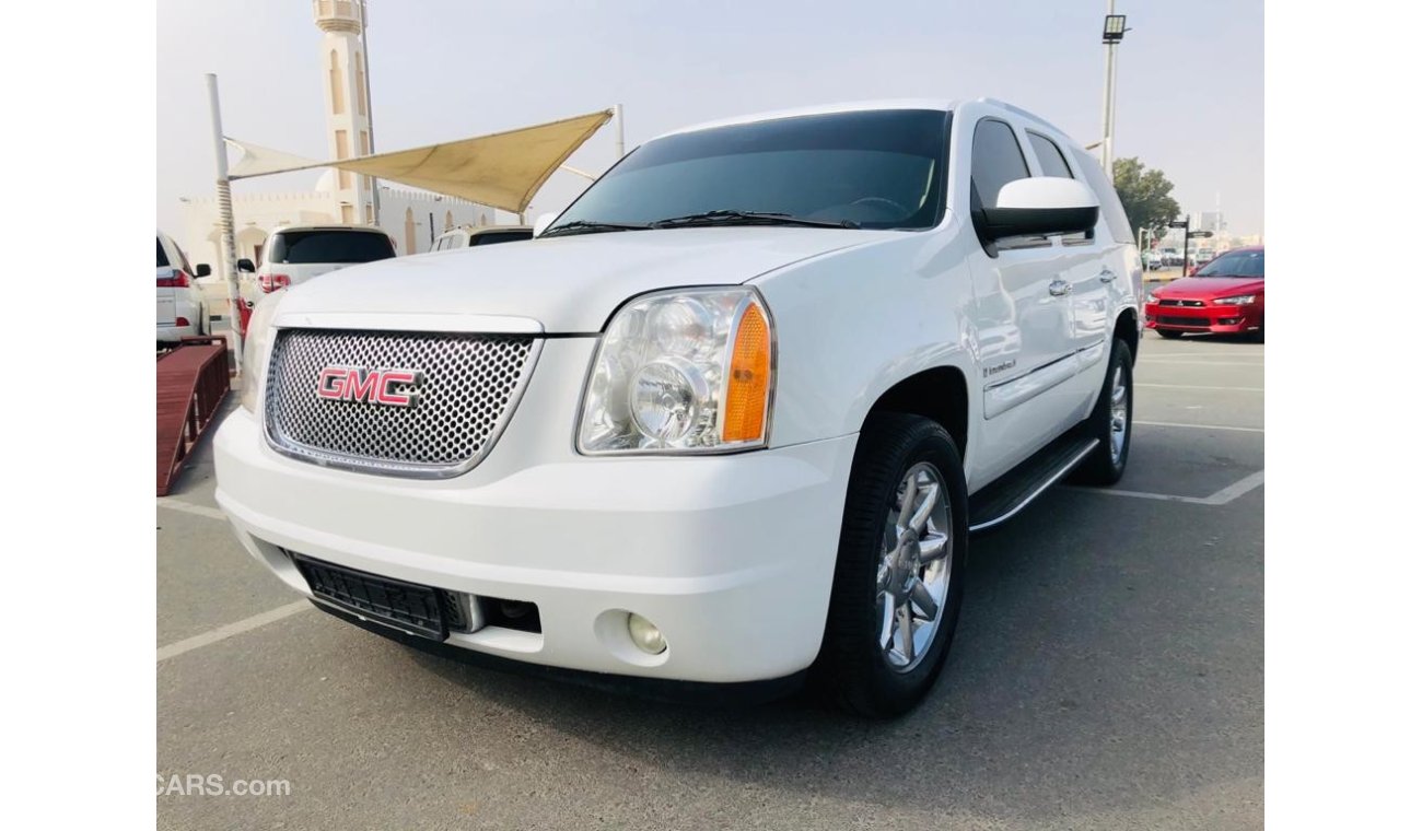 GMC Yukon GMC Yukon Denali full option original pent