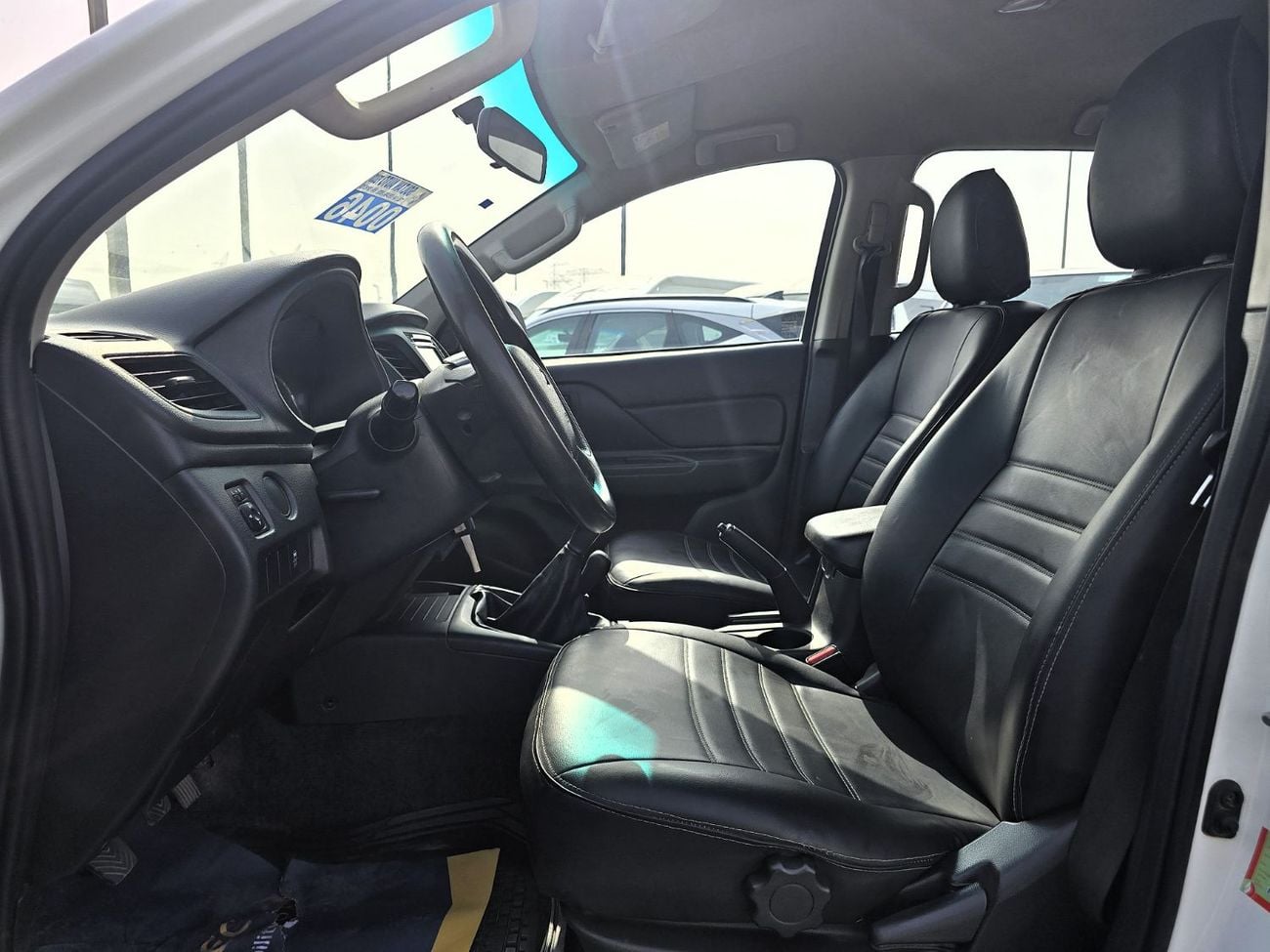 Mitsubishi L200 Used Mitsubishi58 L200 GLX 2.4L Petrol M/T 4*4  GCC White Color  2022 Model