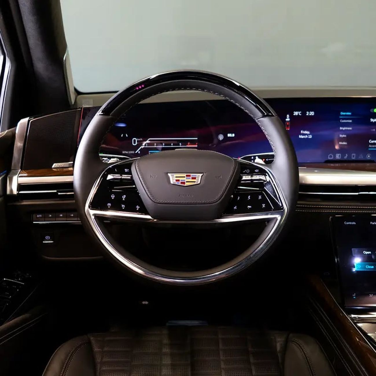 Cadillac Escalade Premium Luxury Platinum 6.2L 4WD AED 9,965 pm • 0% Downpayment • Escalade Premium Luxury Platinum  •